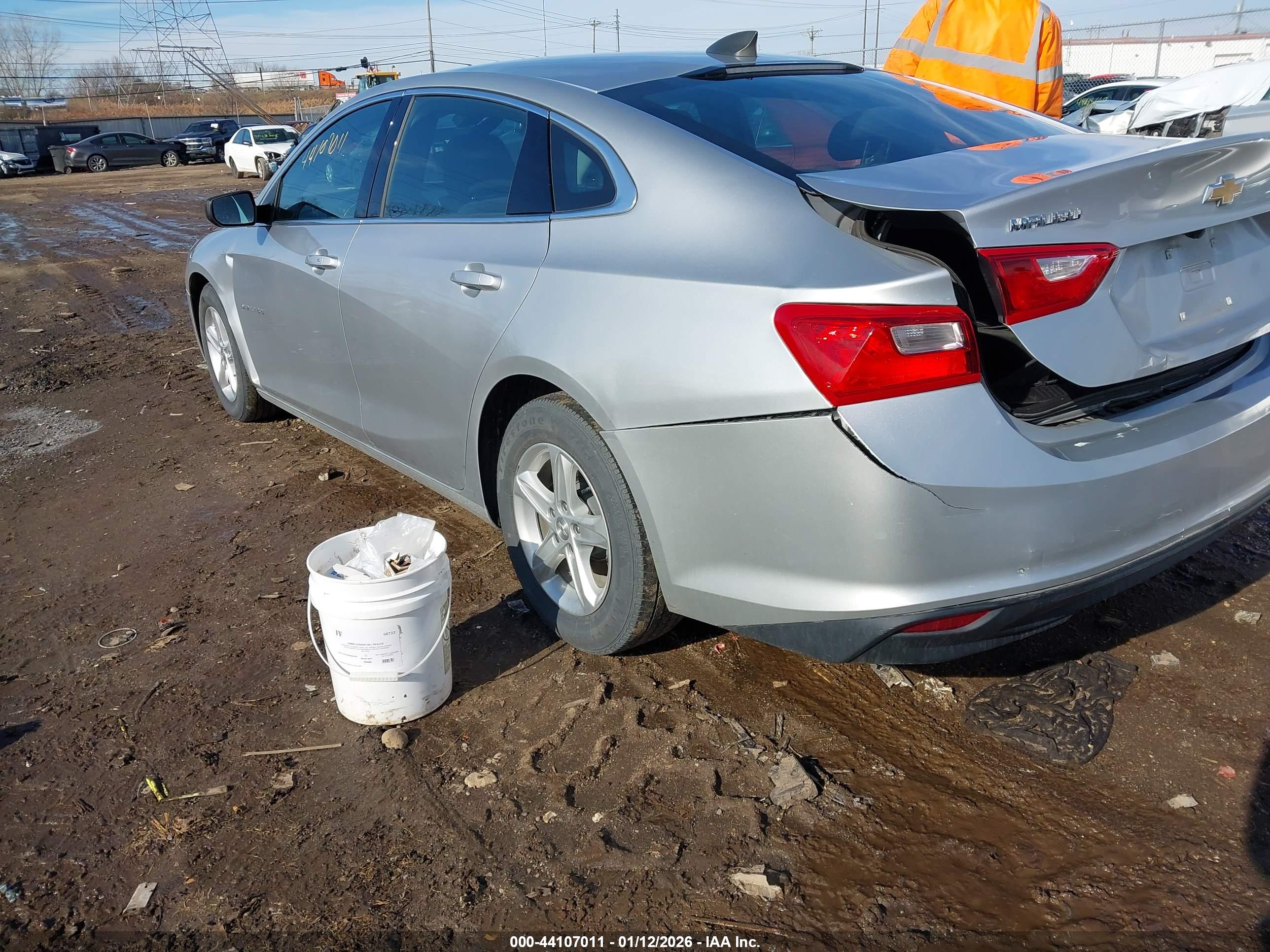 CHEVROLET MALIBU image 3