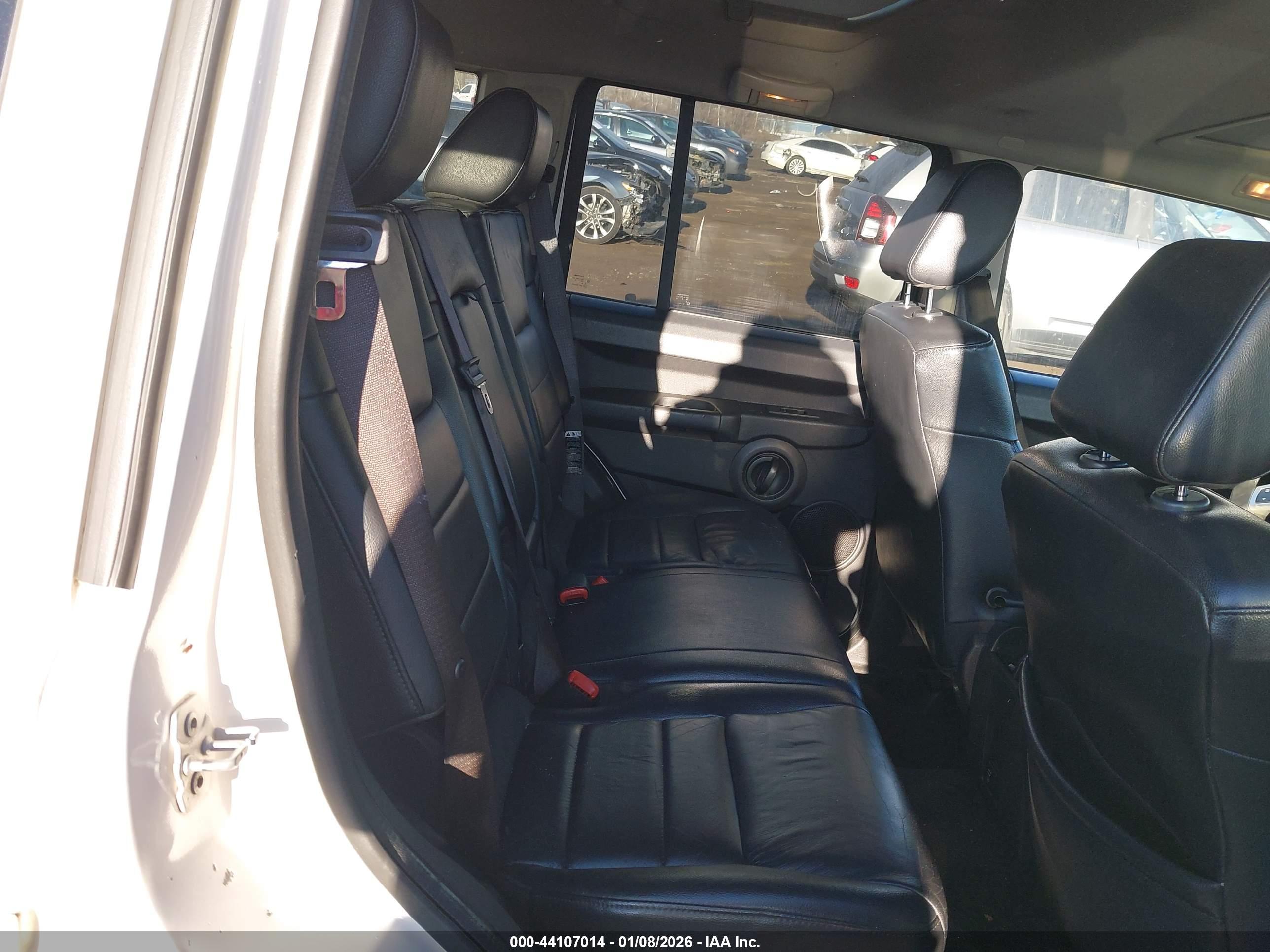 JEEP COMMANDER image 8