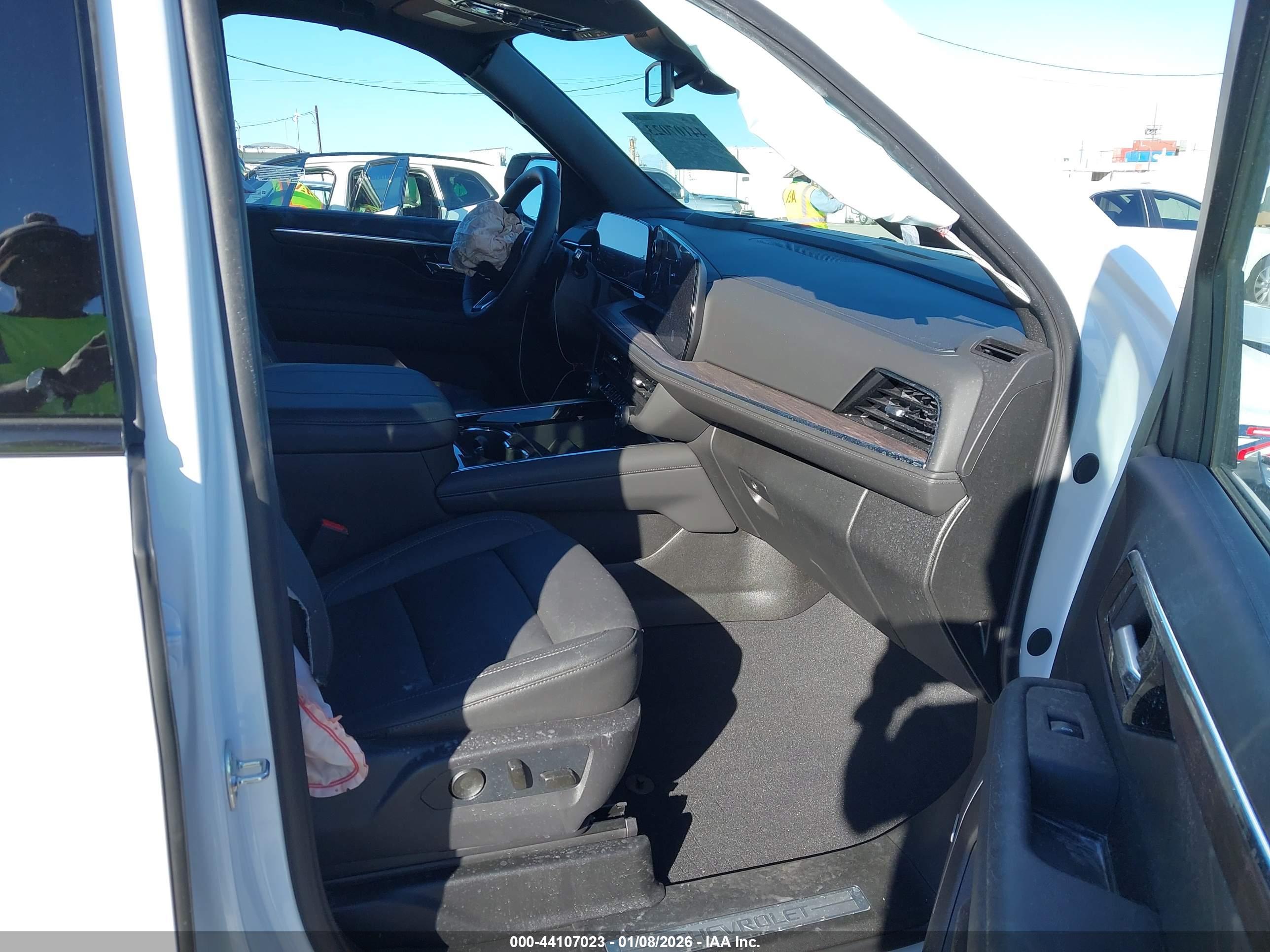 CHEVROLET TAHOE image 5