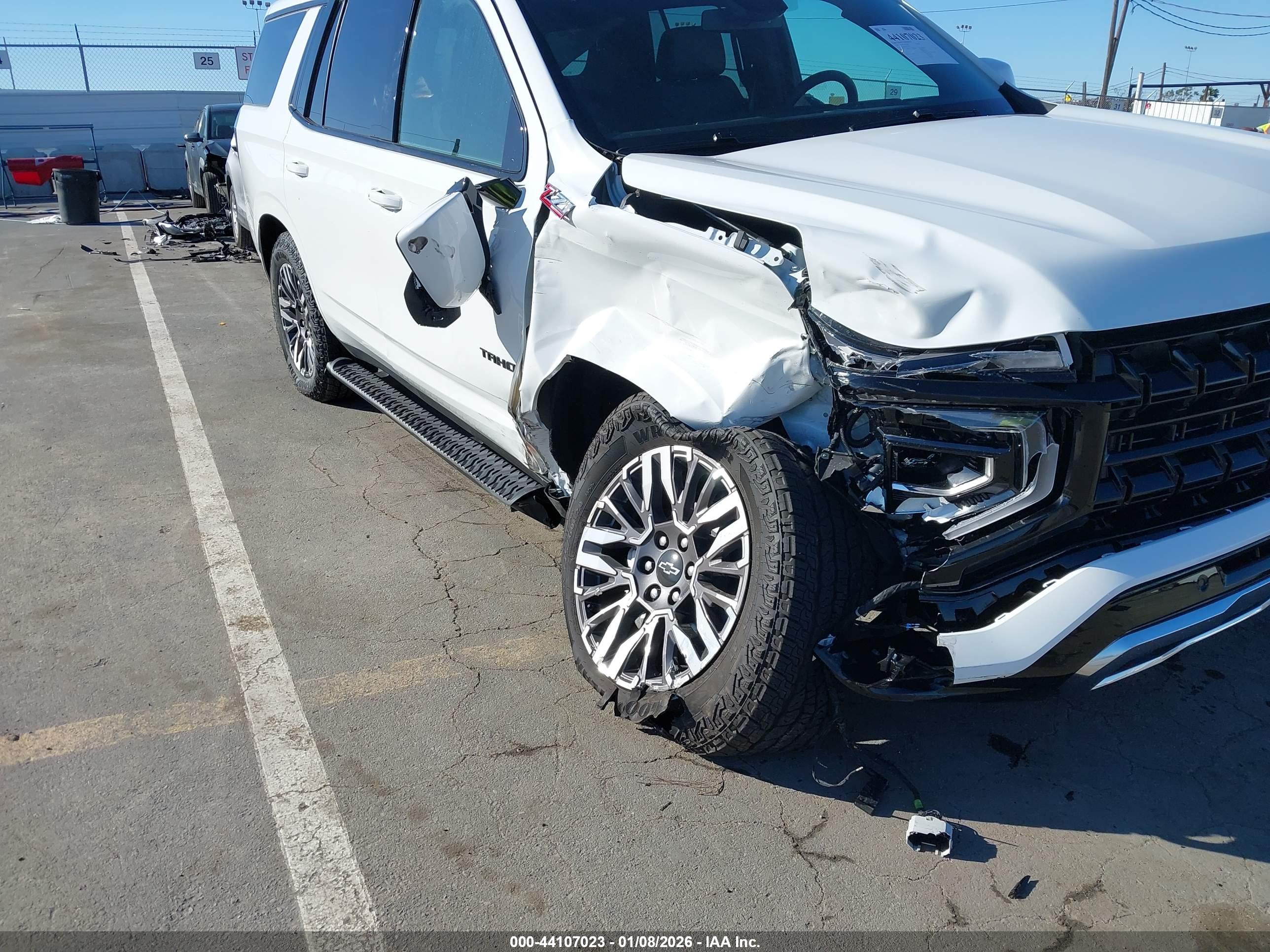 CHEVROLET TAHOE image 6