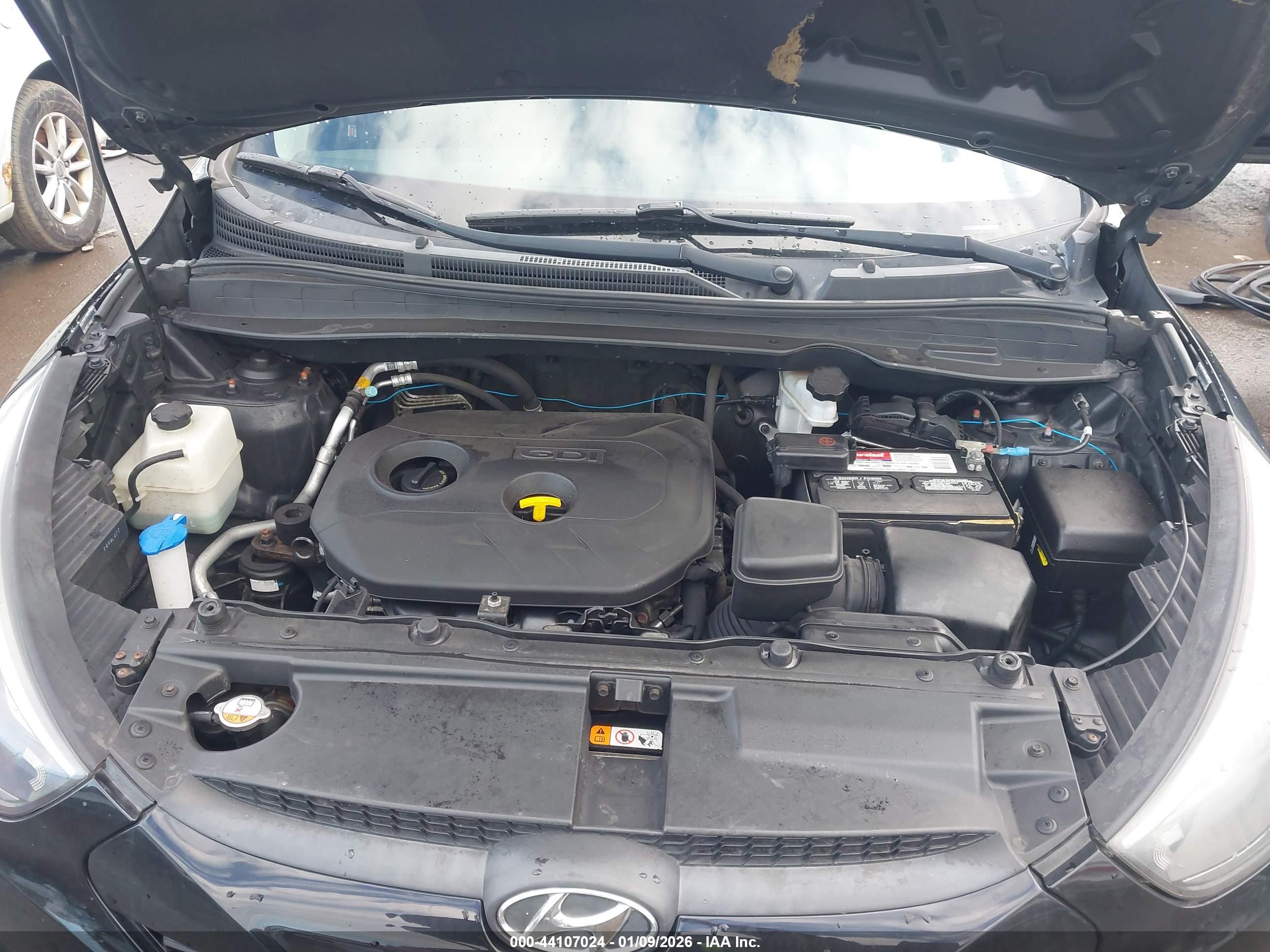 HYUNDAI TUCSON image 10