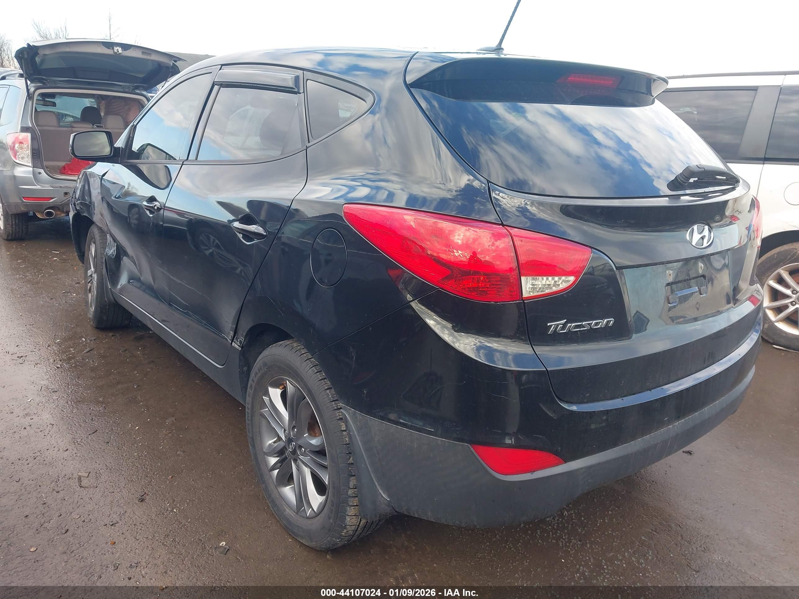 HYUNDAI TUCSON image 3