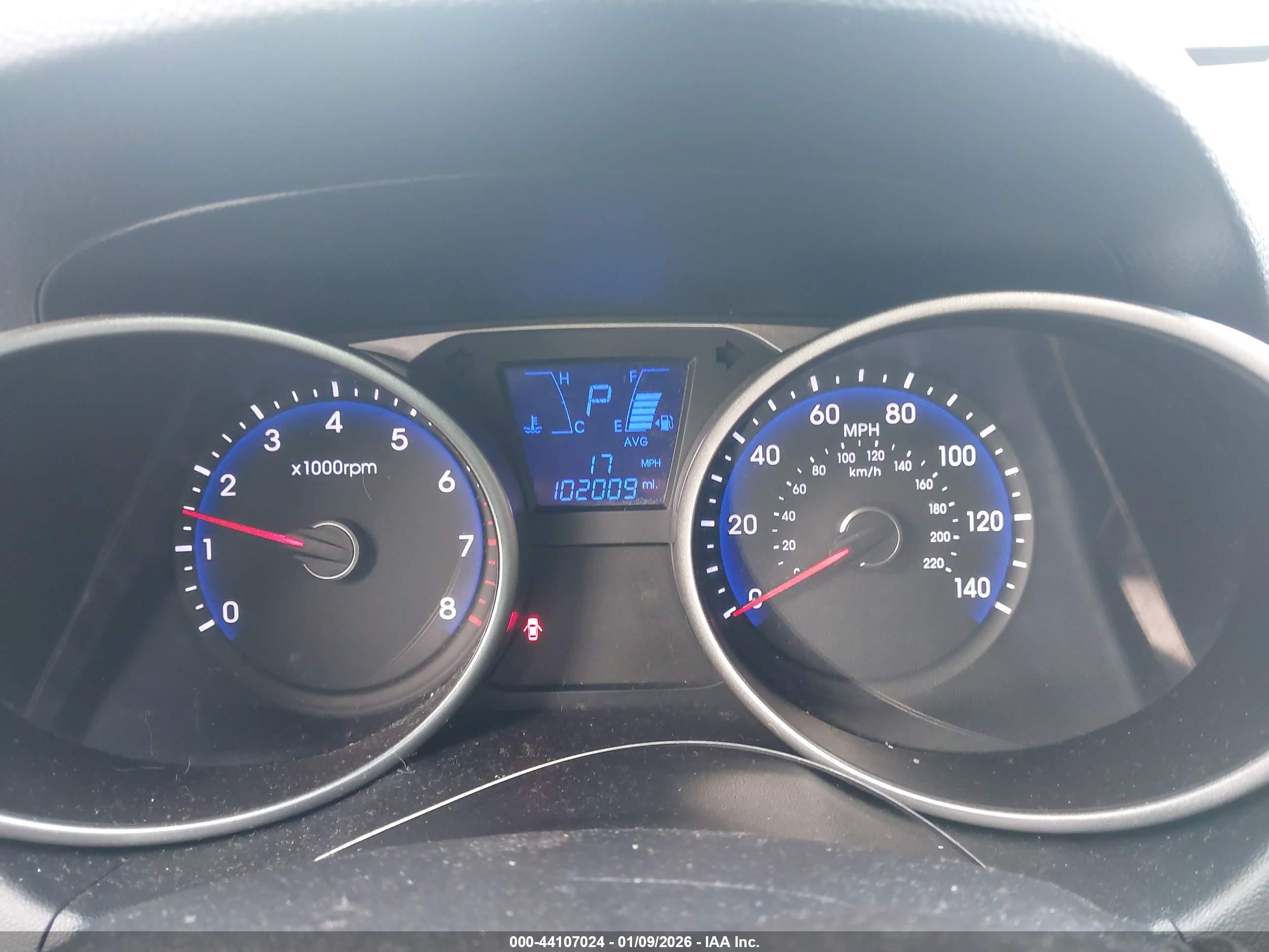 HYUNDAI TUCSON image 7