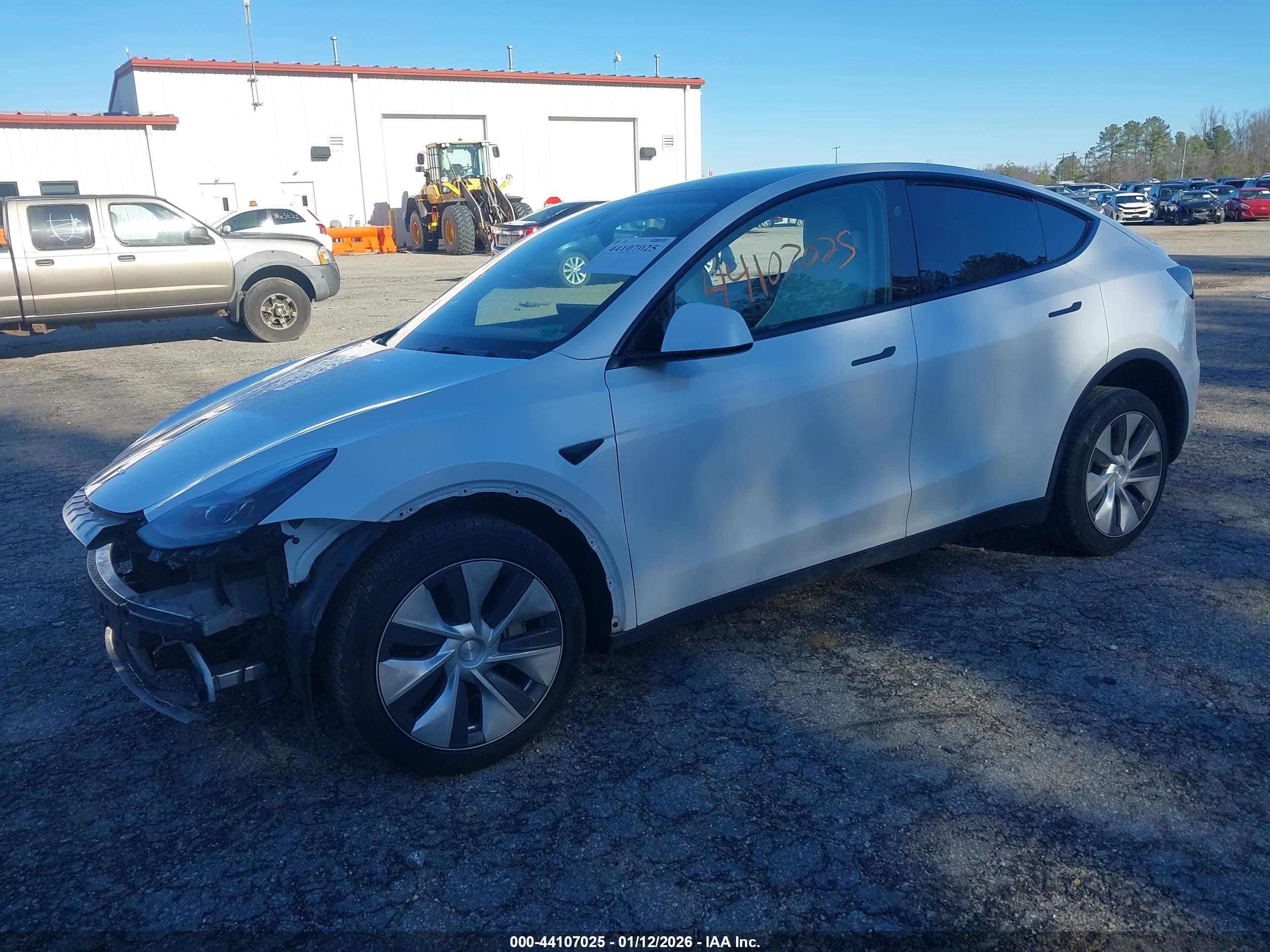 TESLA MODEL image 2