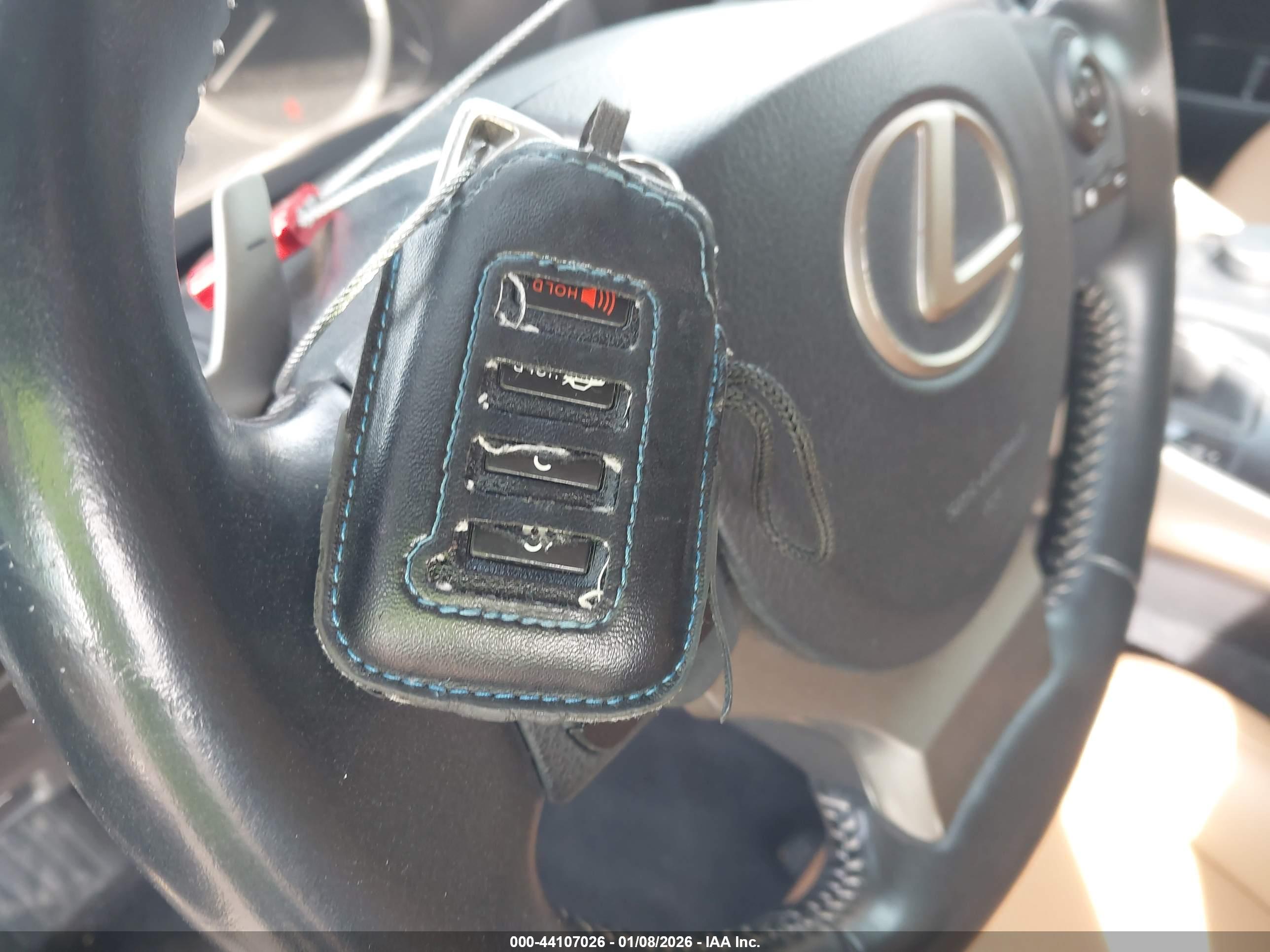 LEXUS IS image 11