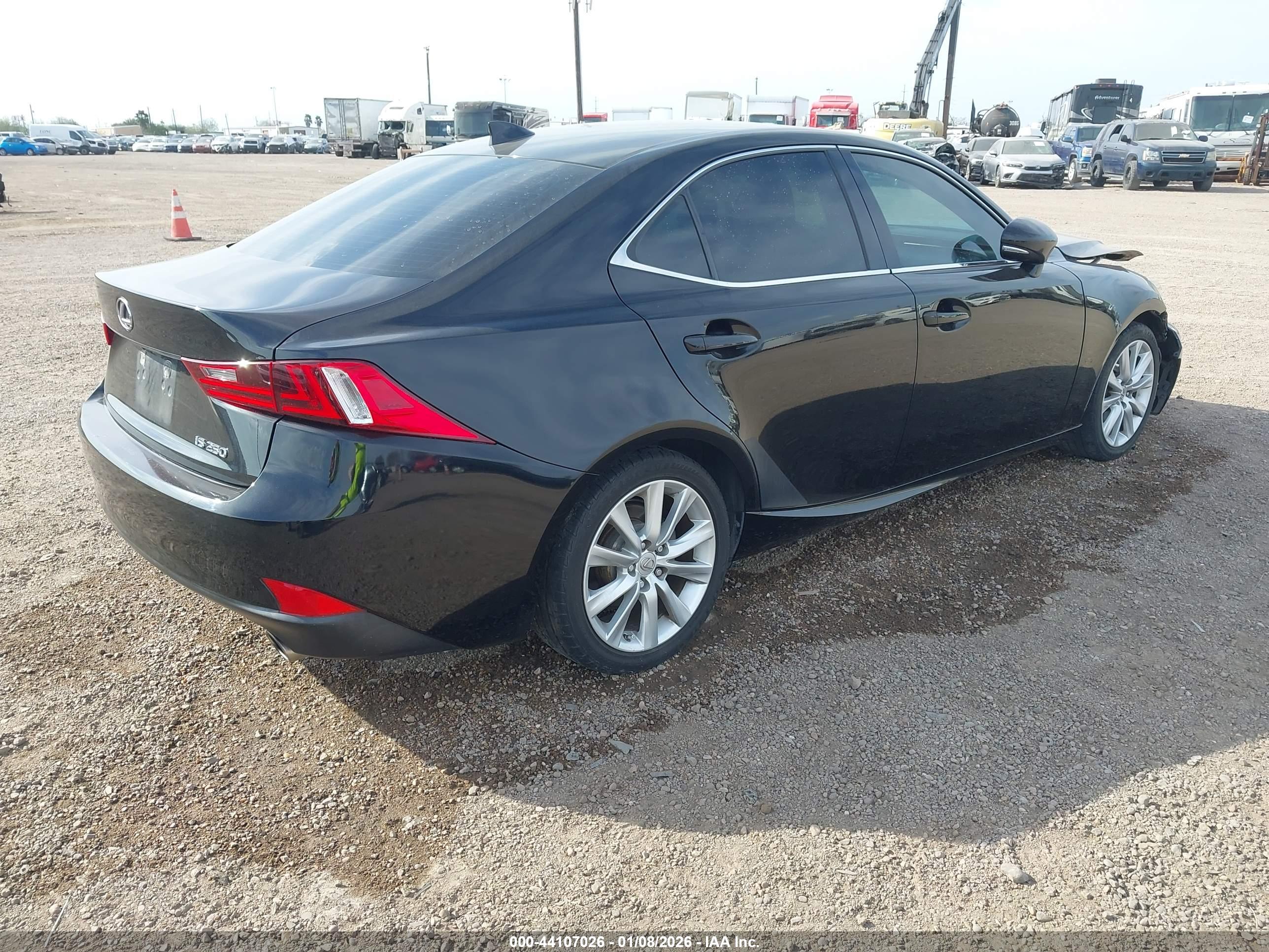 LEXUS IS image 4
