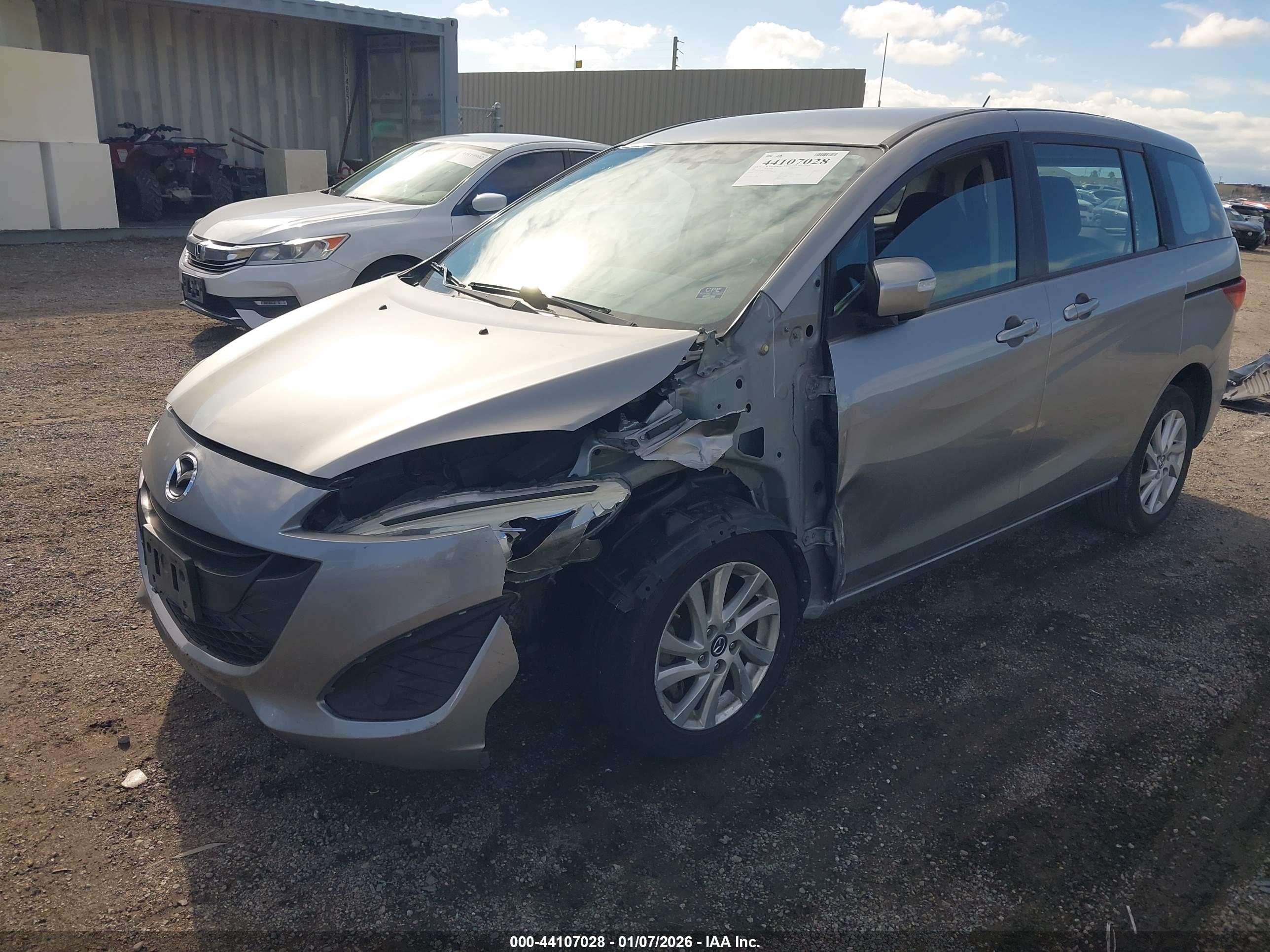 MAZDA MAZDA5 image 2