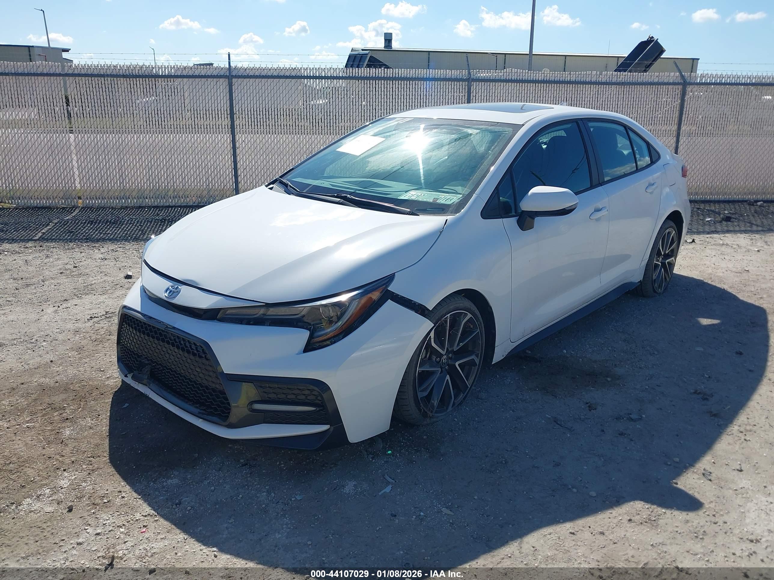 TOYOTA COROLLA image 2