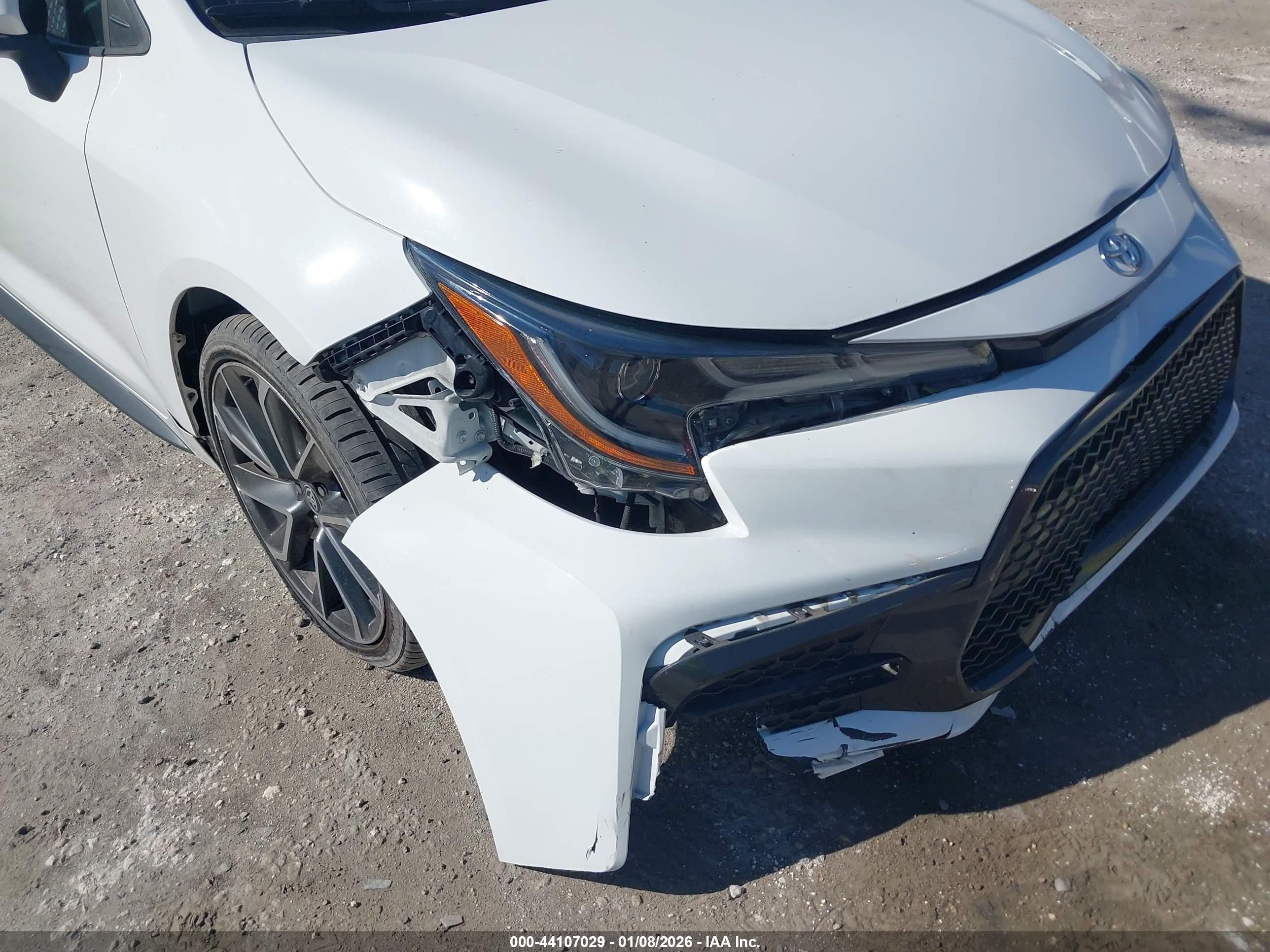 TOYOTA COROLLA image 6