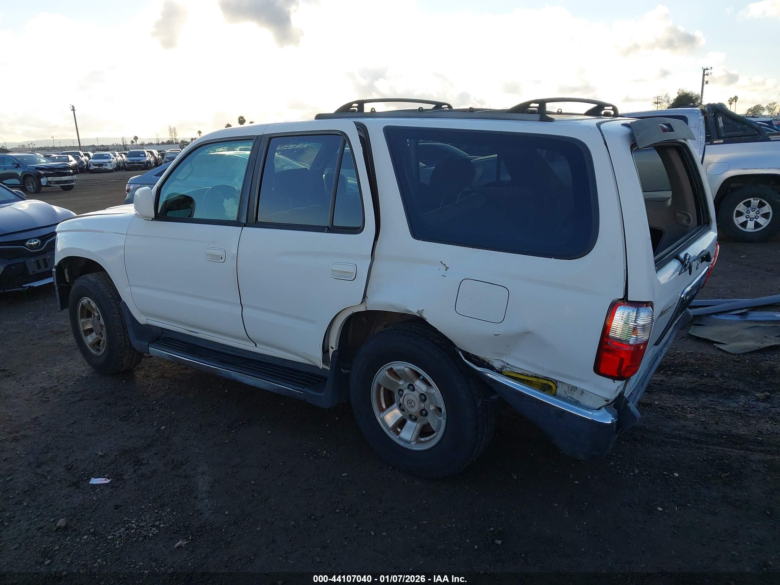 TOYOTA 4RUNNER image 3