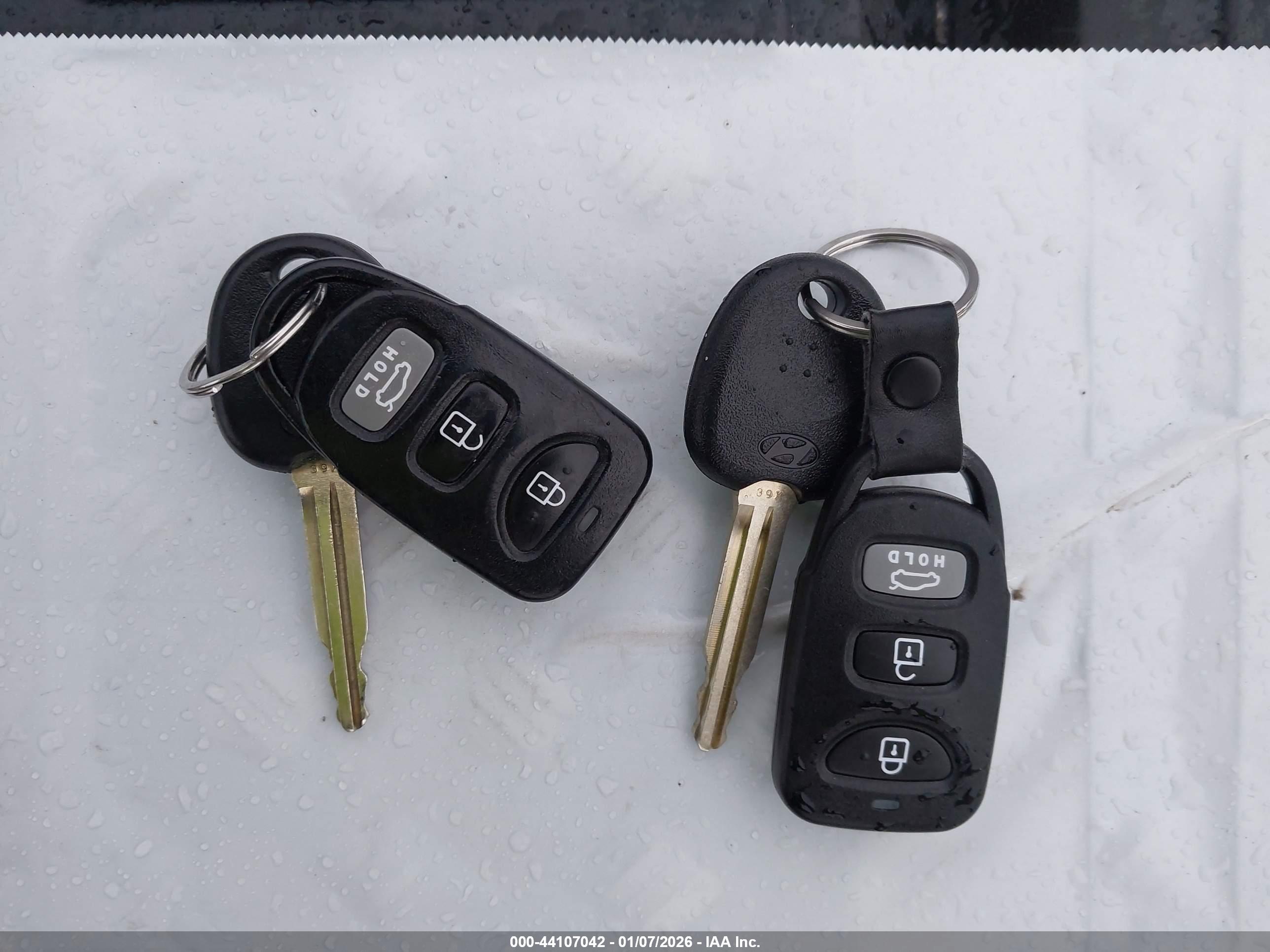 HYUNDAI ELANTRA image 11