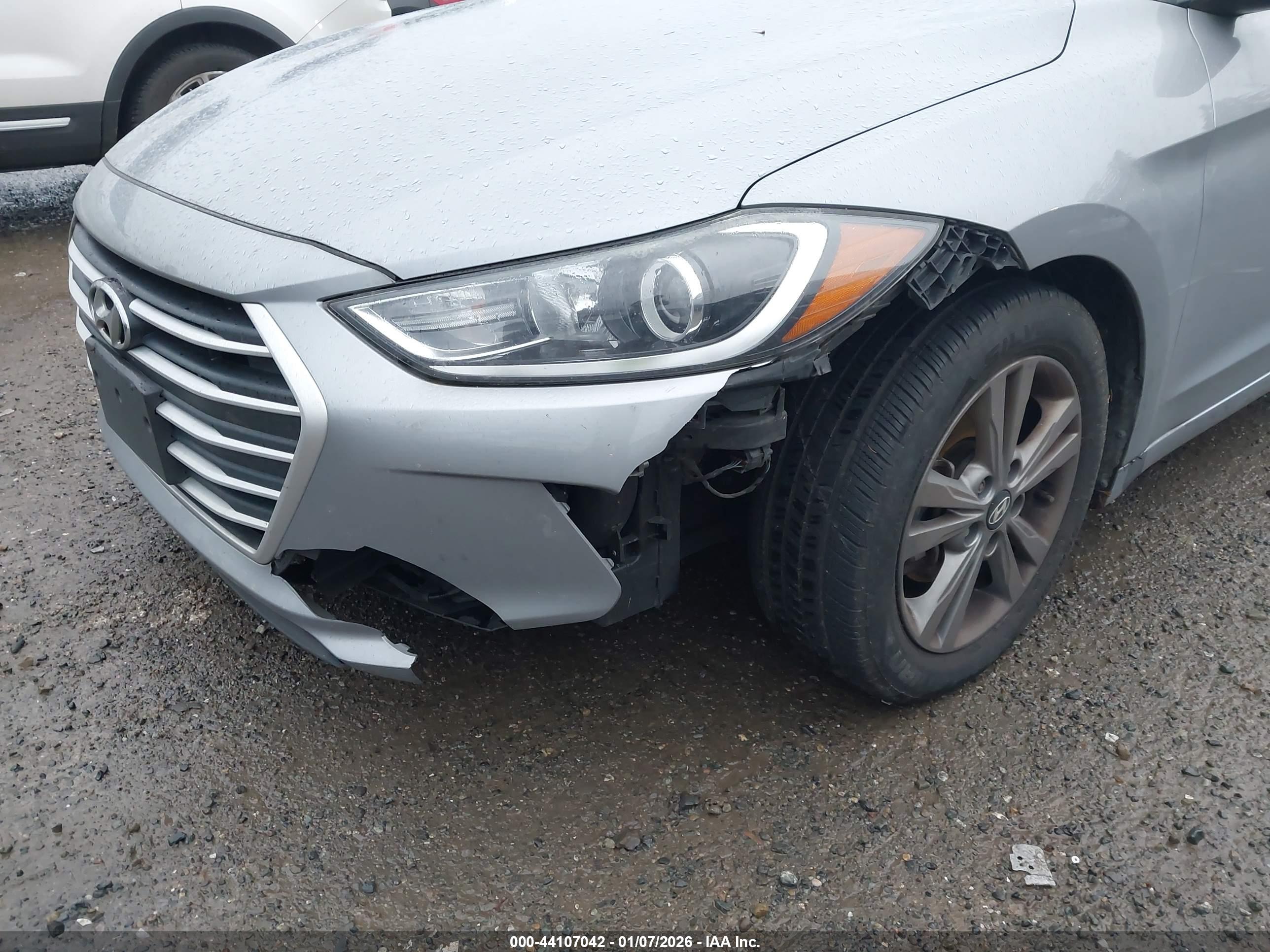 HYUNDAI ELANTRA image 6