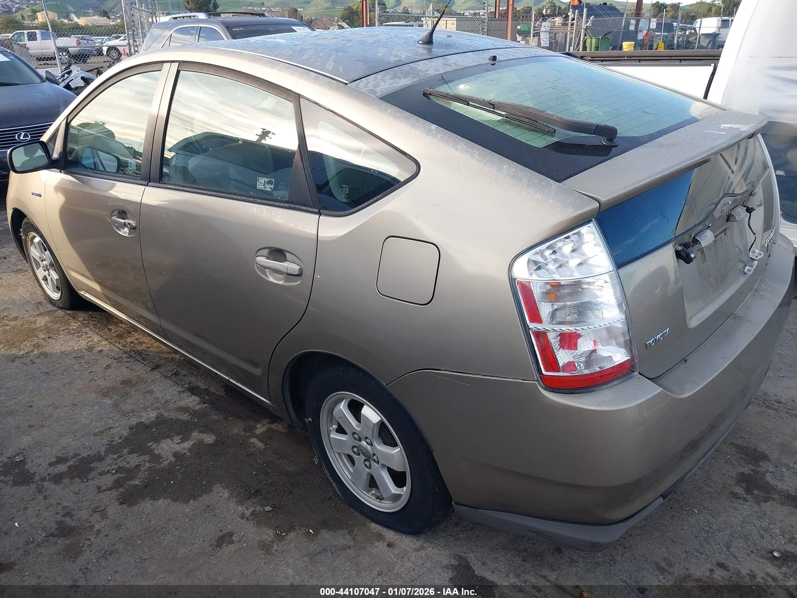 TOYOTA PRIUS image 3