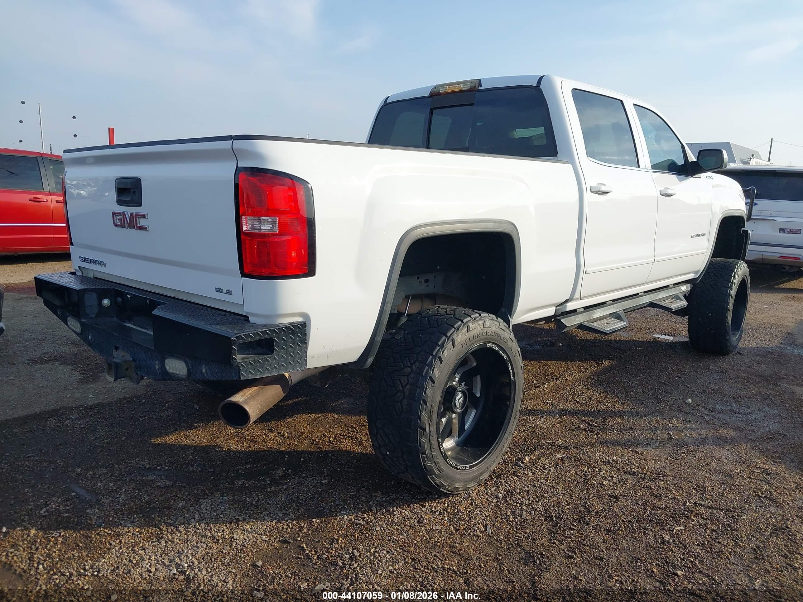 GMC SIERRA image 4