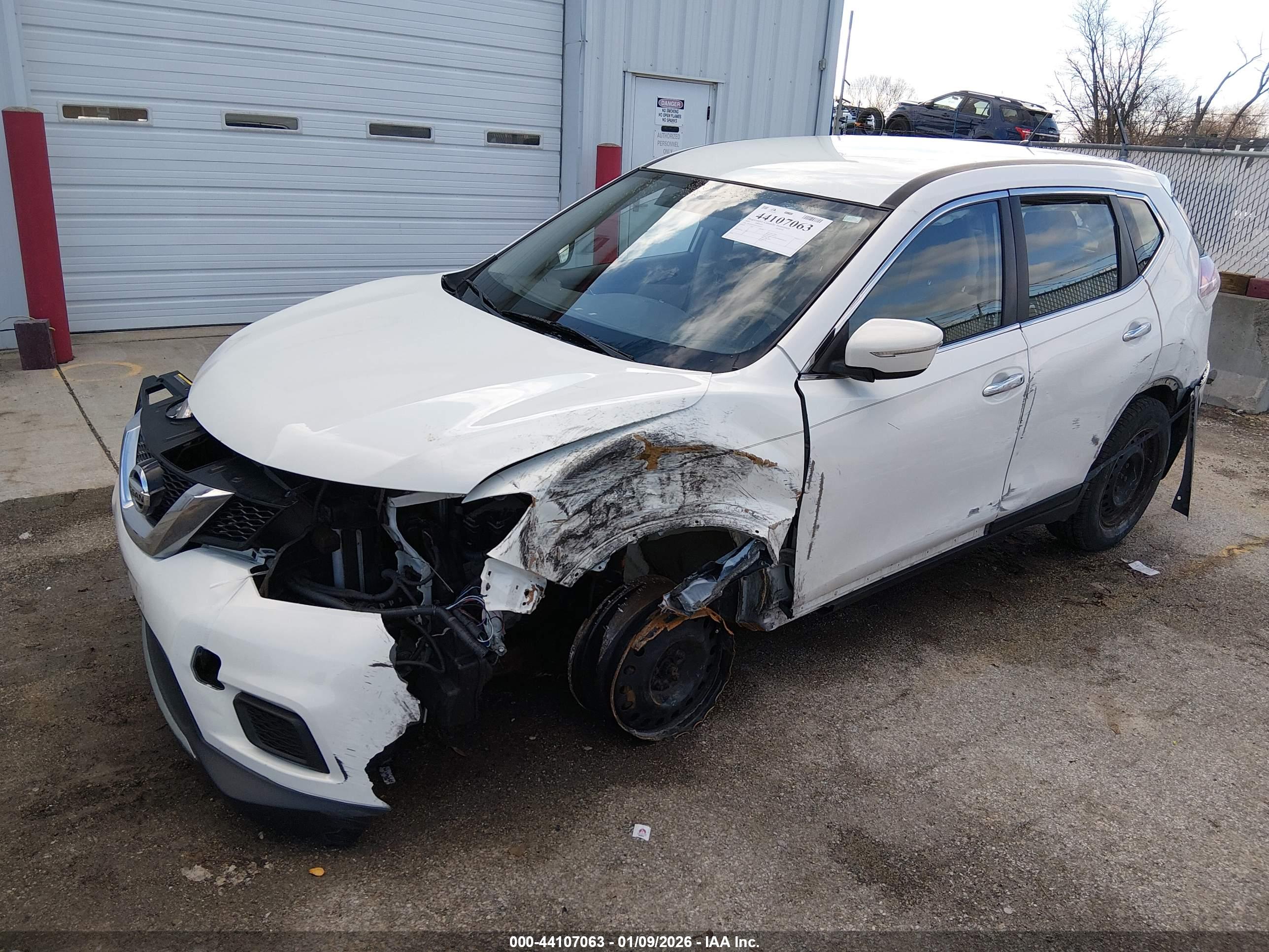 NISSAN ROGUE image 2