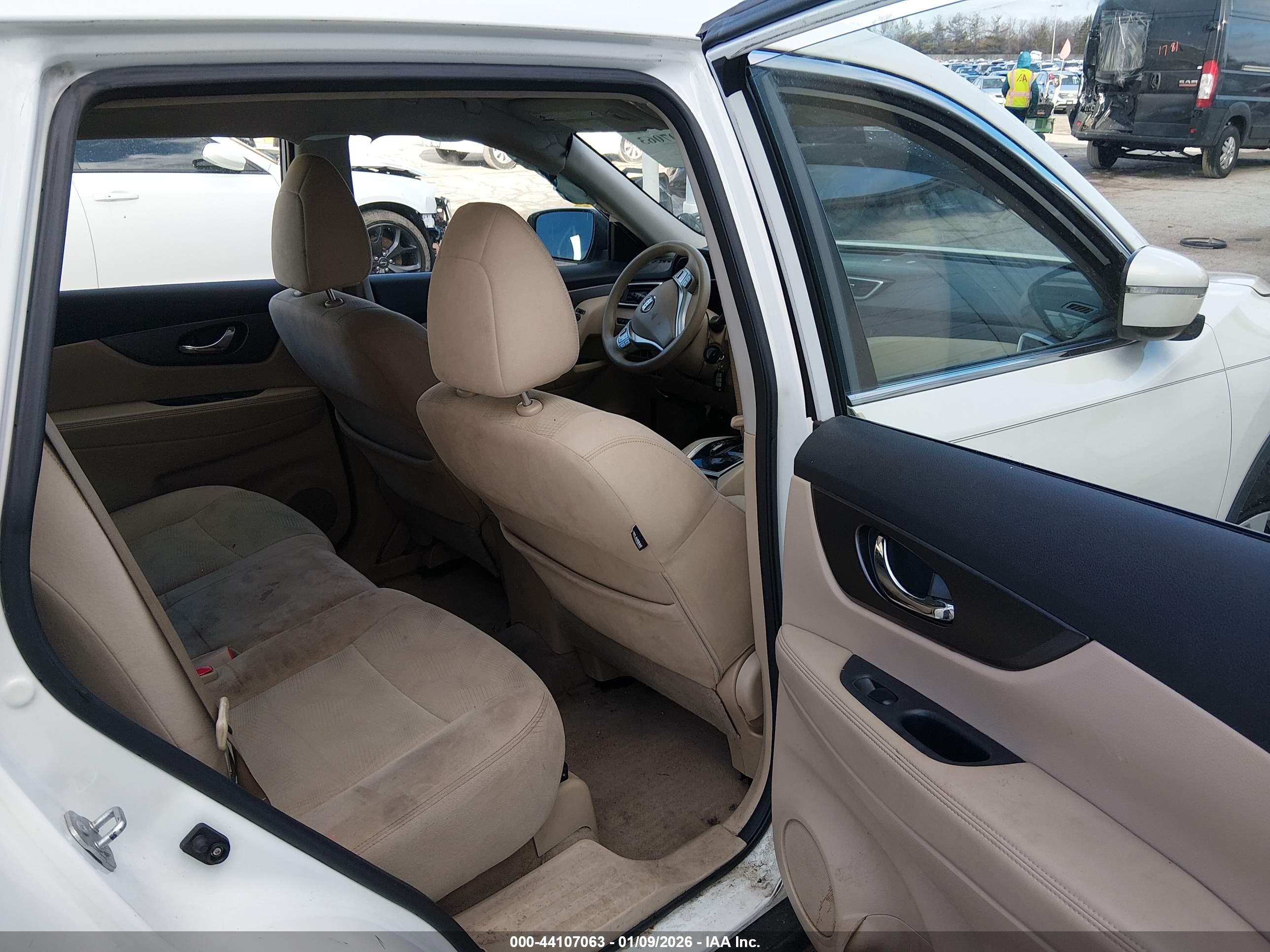 NISSAN ROGUE image 8