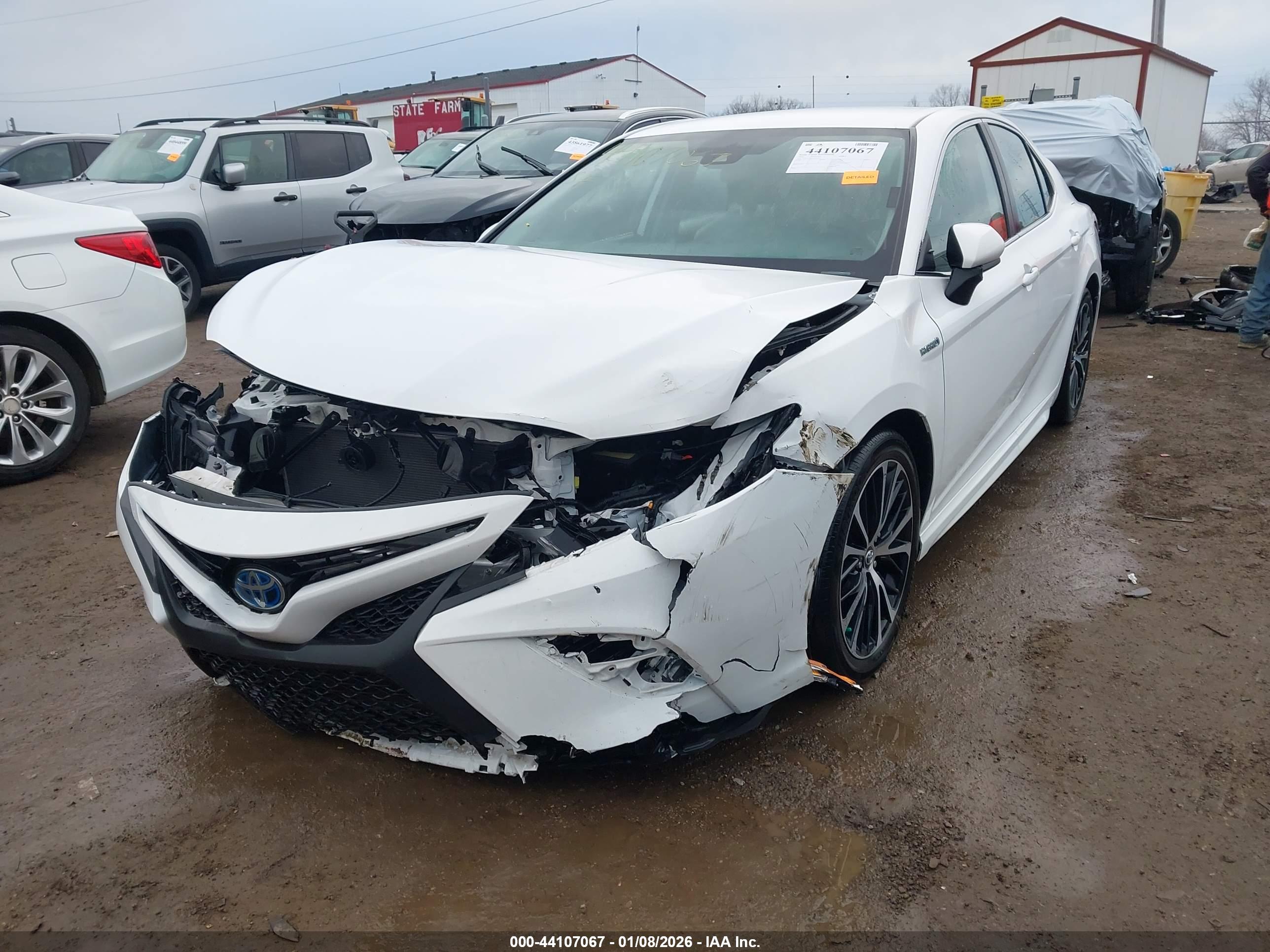 TOYOTA CAMRY image 2