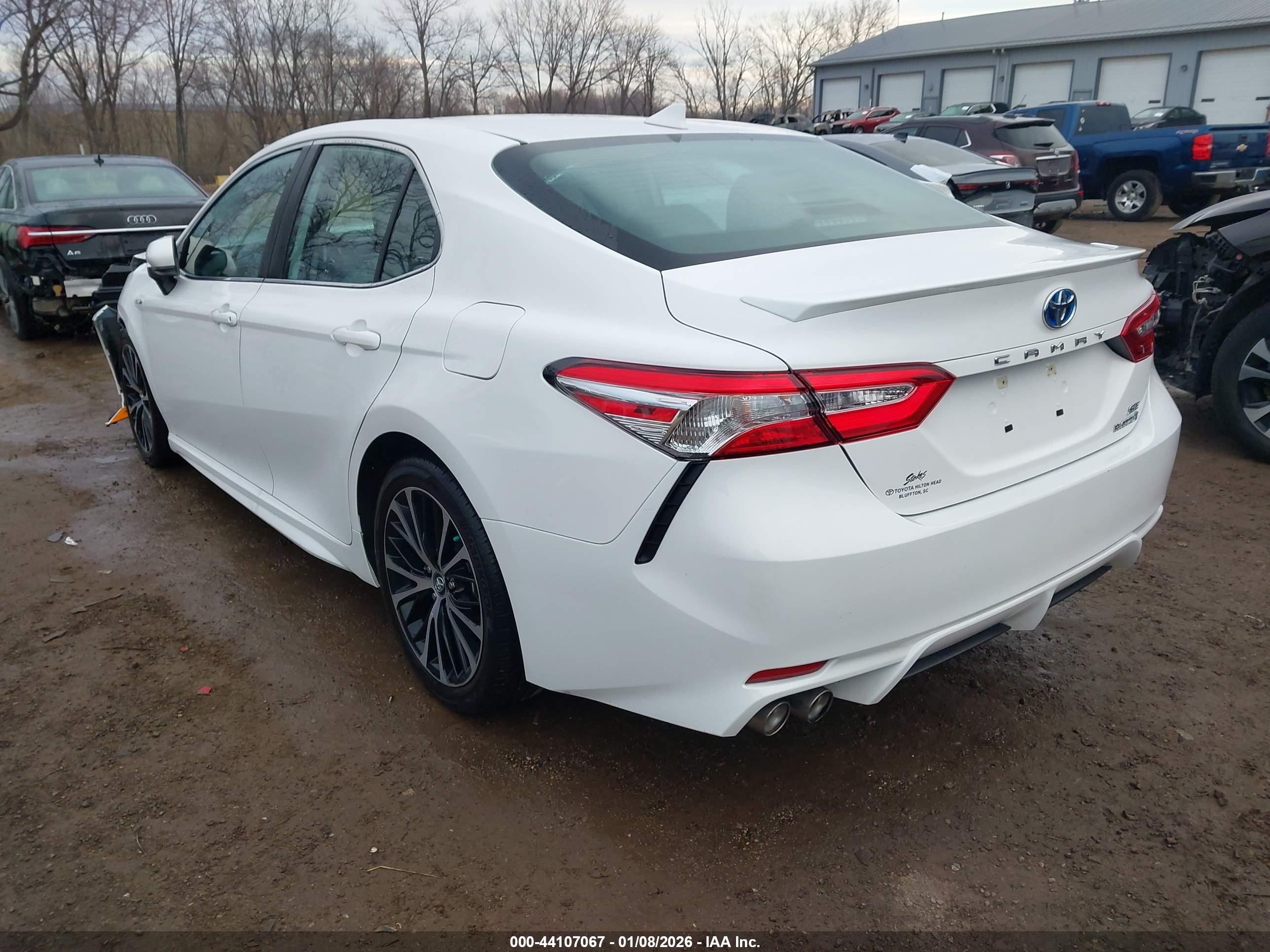 TOYOTA CAMRY image 3