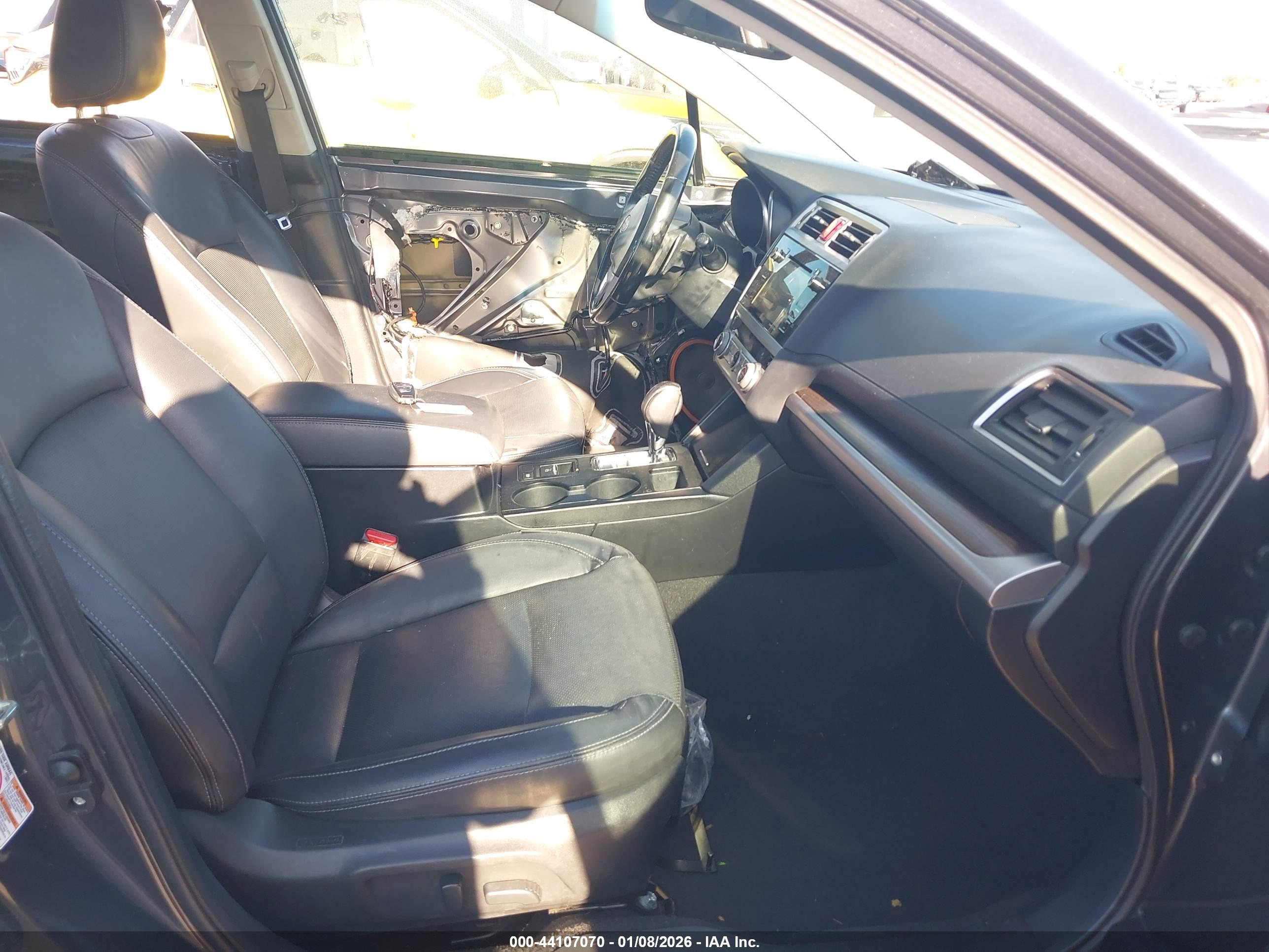 SUBARU LEGACY image 5
