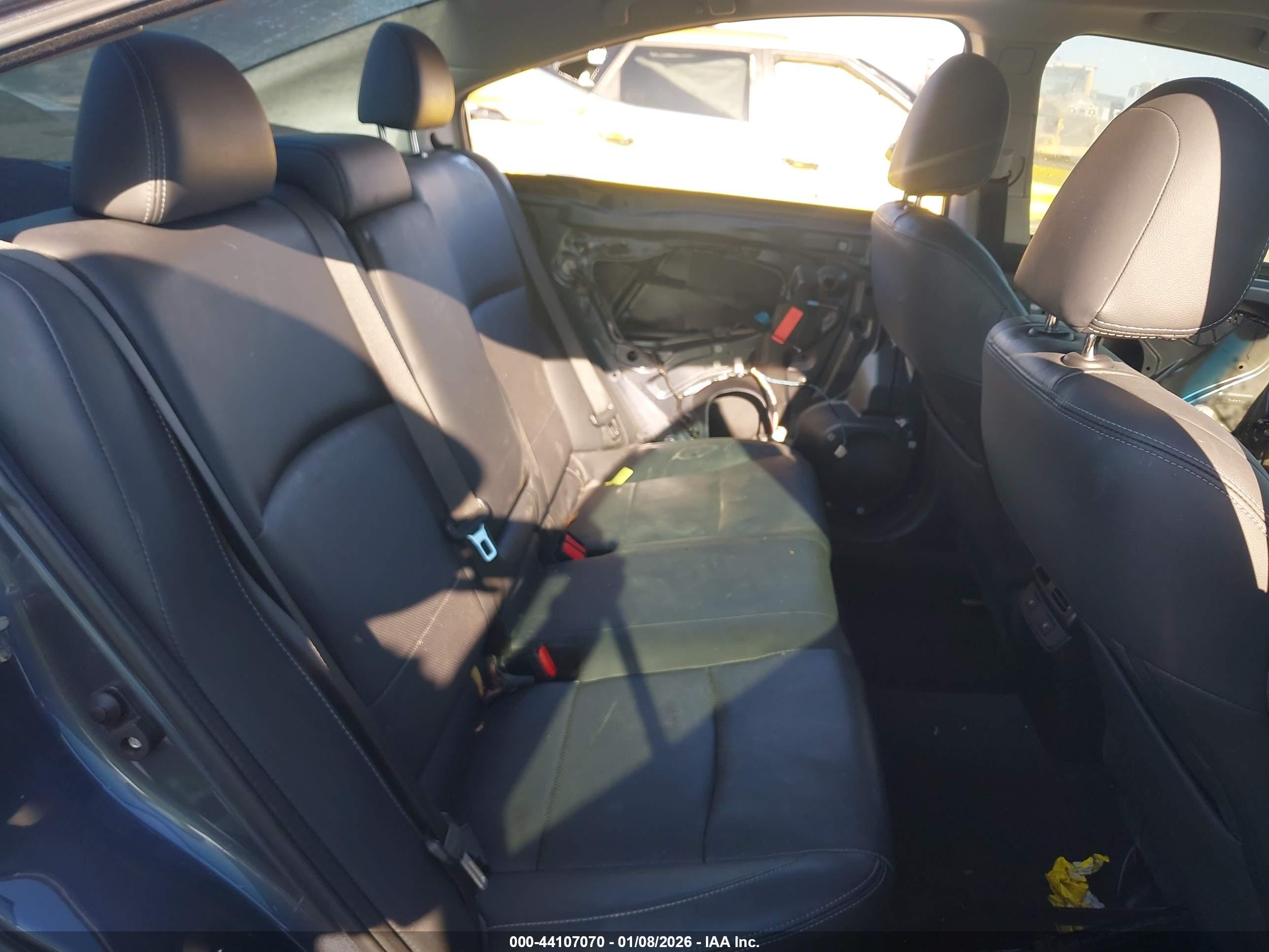 SUBARU LEGACY image 8