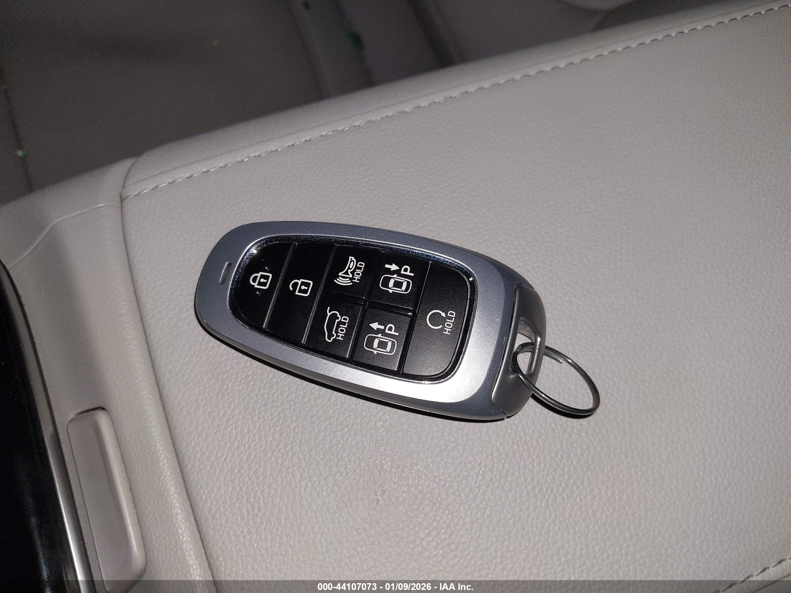 HYUNDAI TUCSON image 11