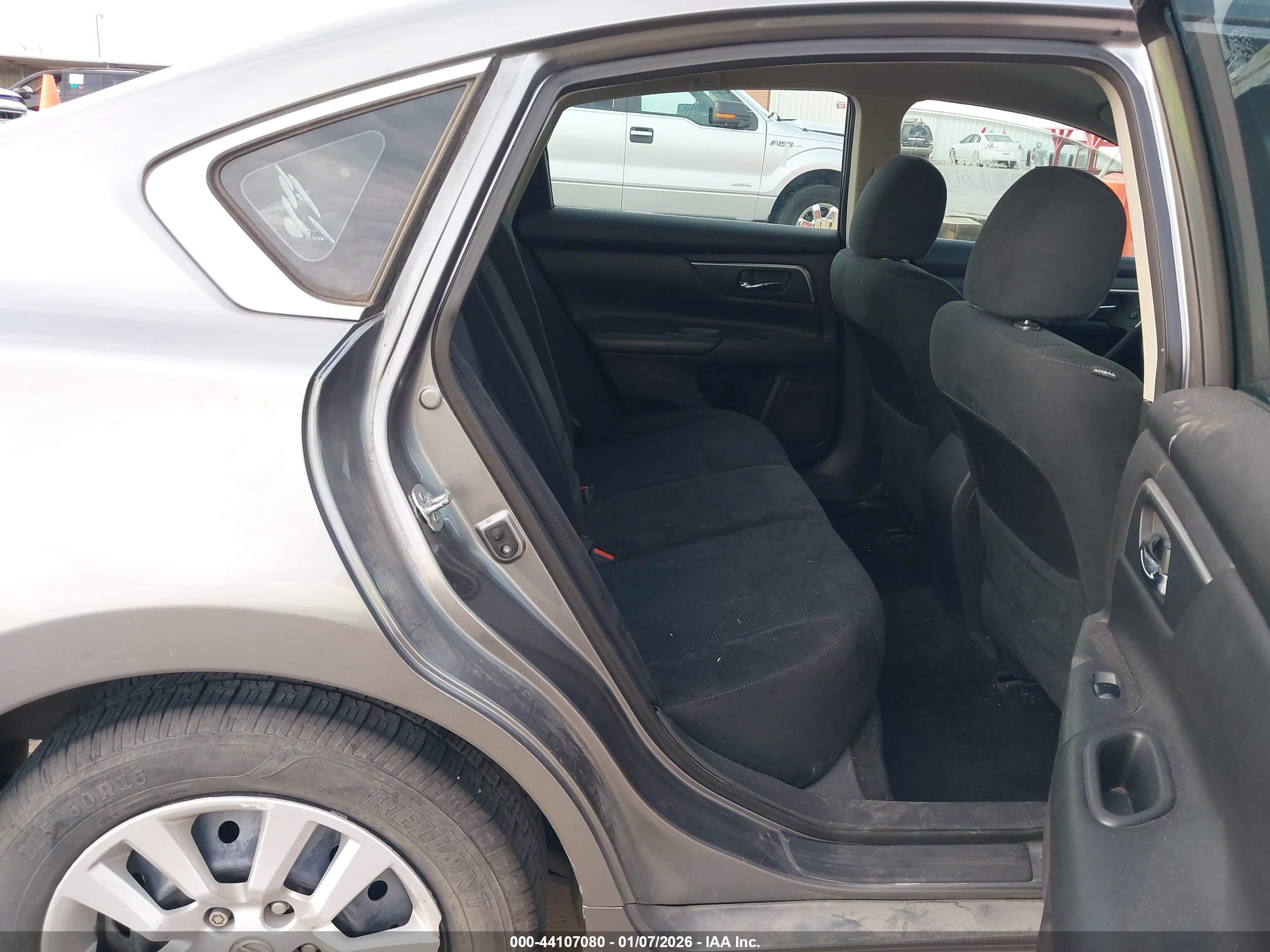 NISSAN ALTIMA image 8