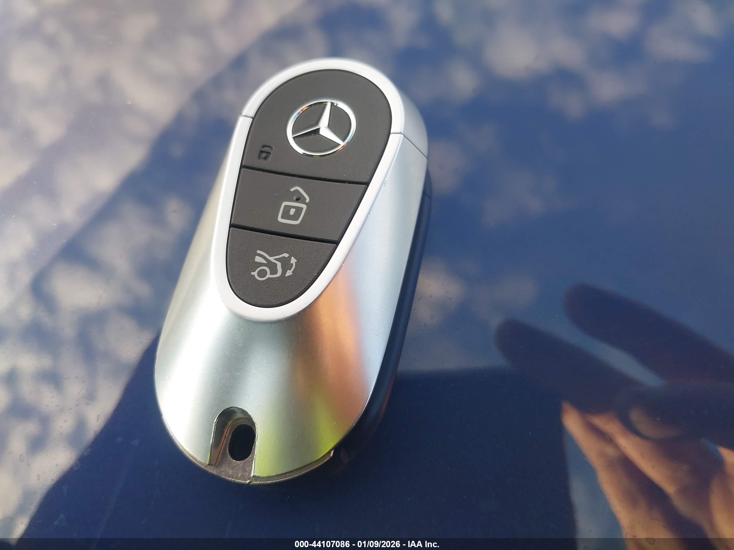 MERCEDES-BENZ EQE image 11