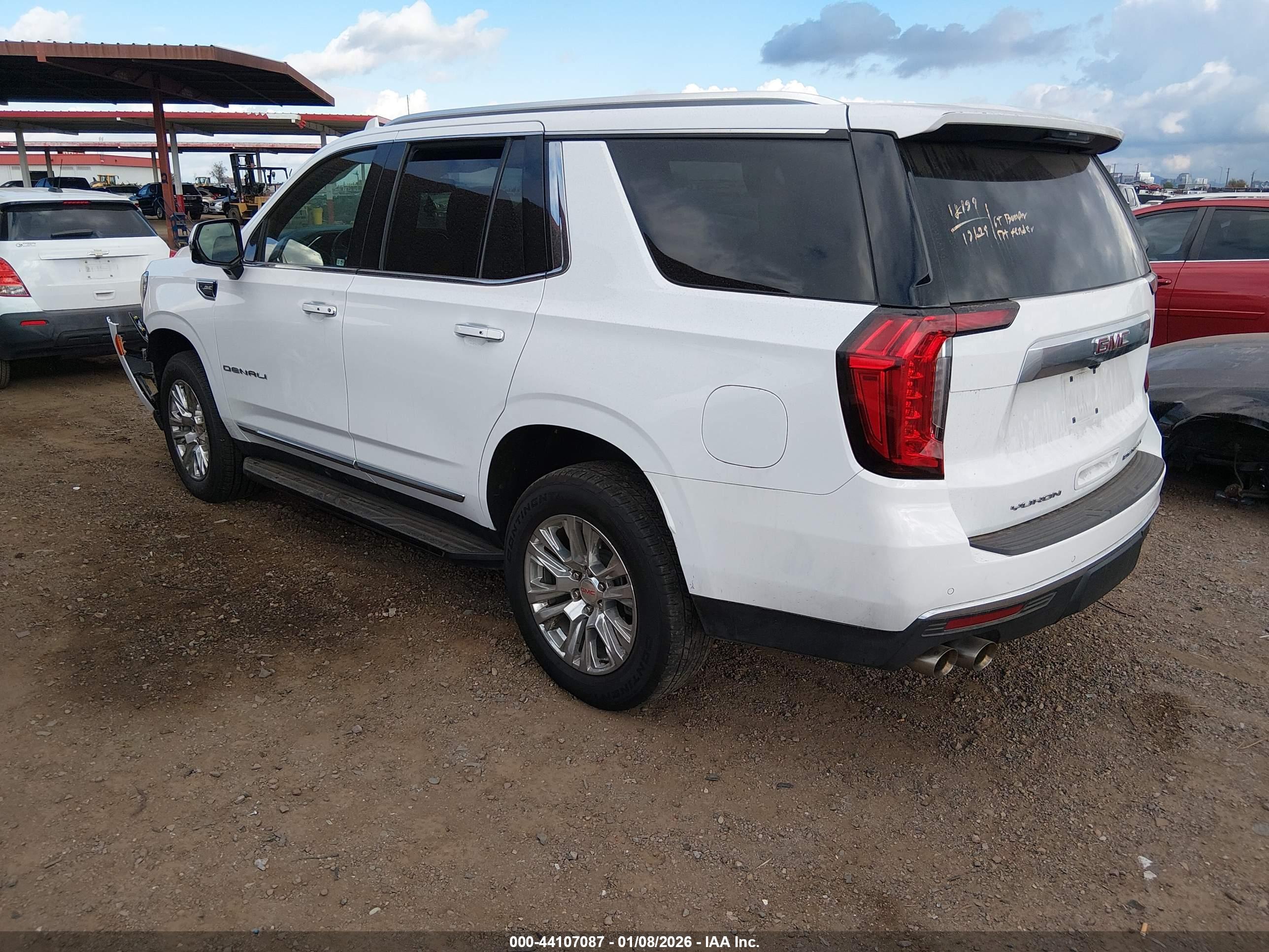 GMC YUKON image 3