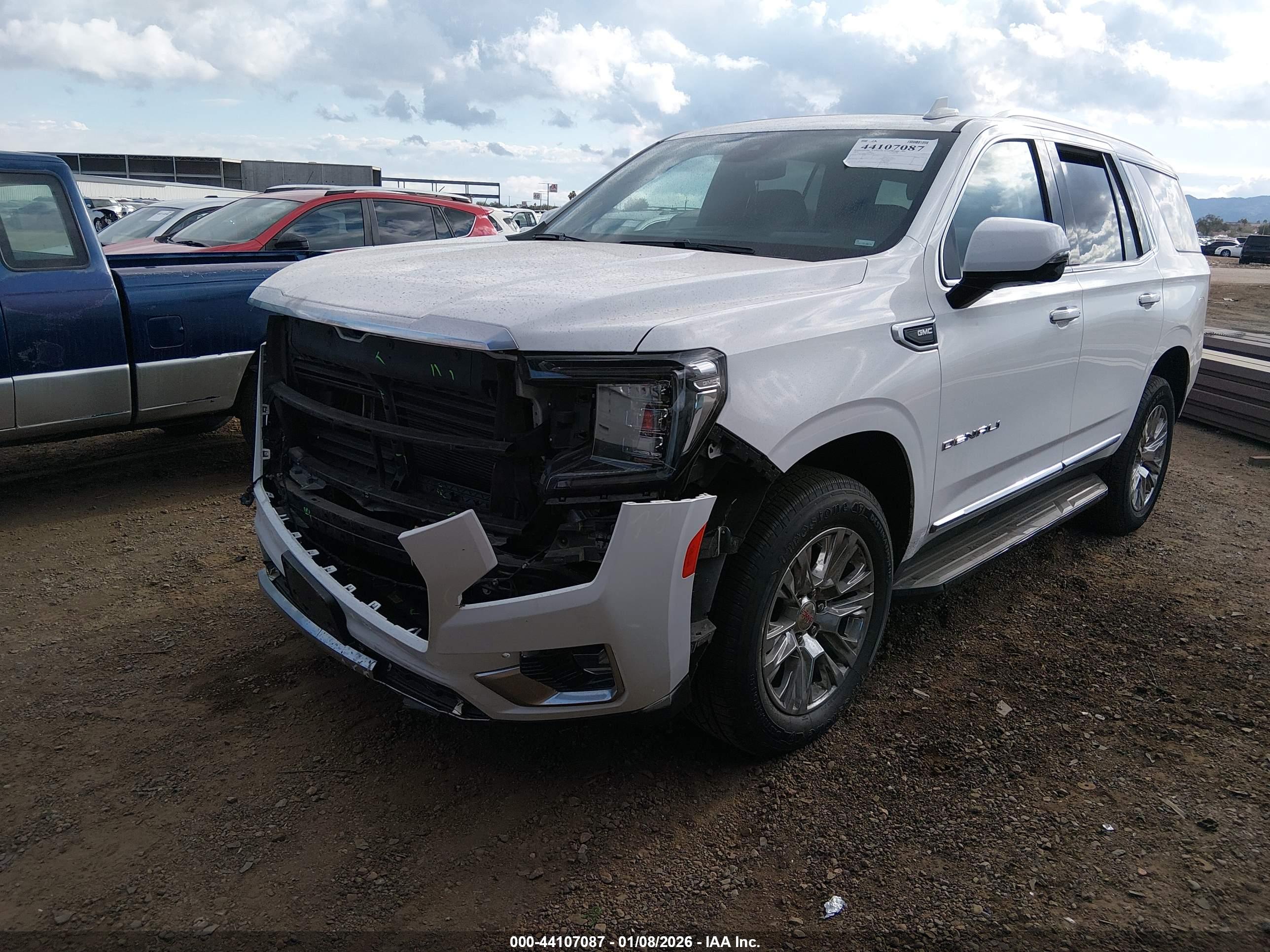 GMC YUKON image 6