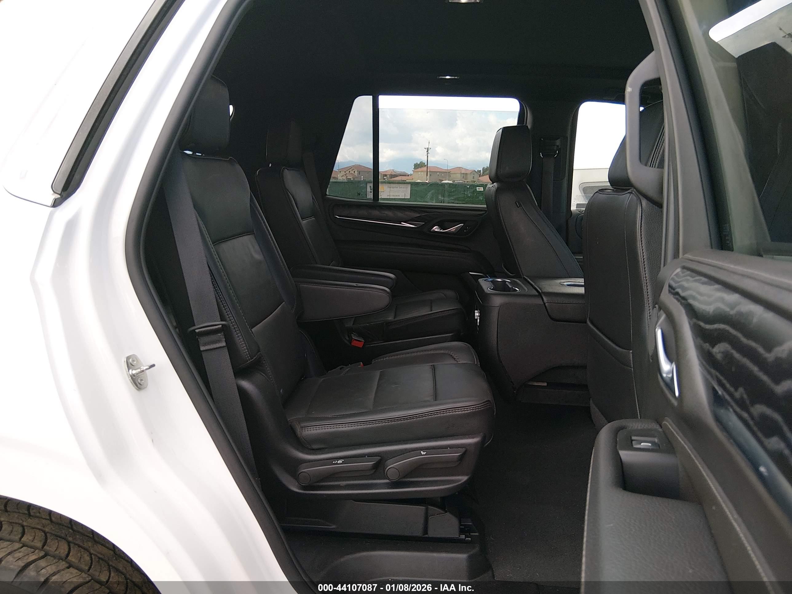 GMC YUKON image 8