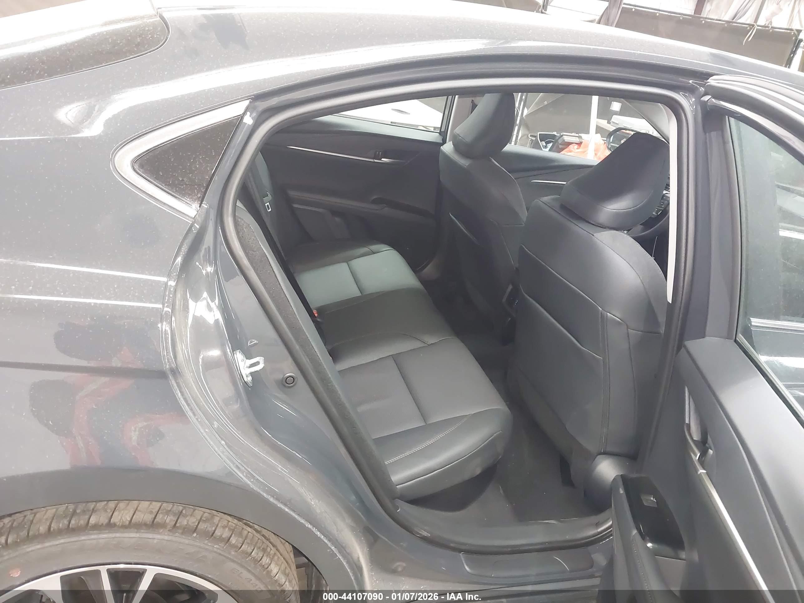 TOYOTA CAMRY image 8