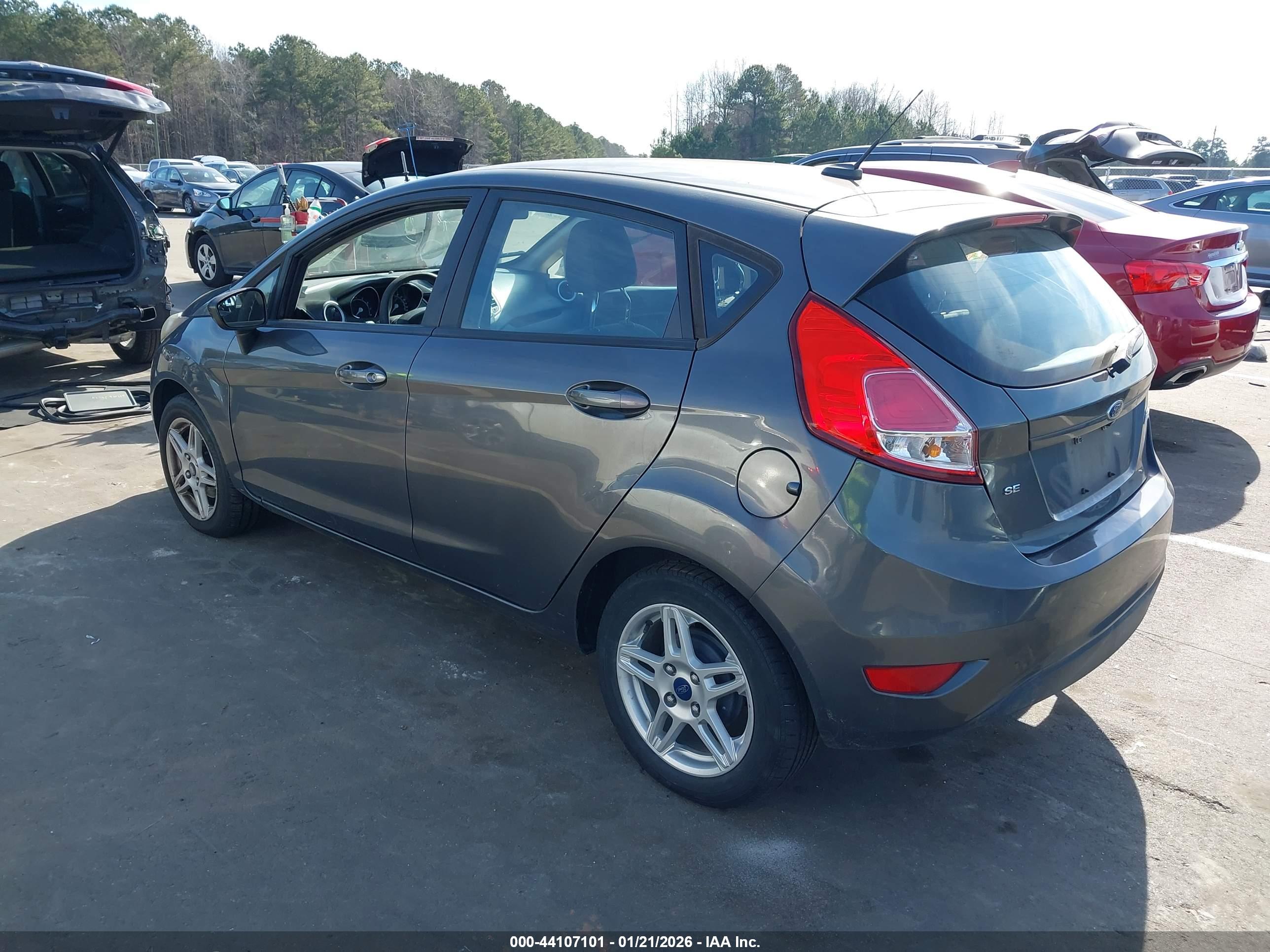FORD FIESTA image 3