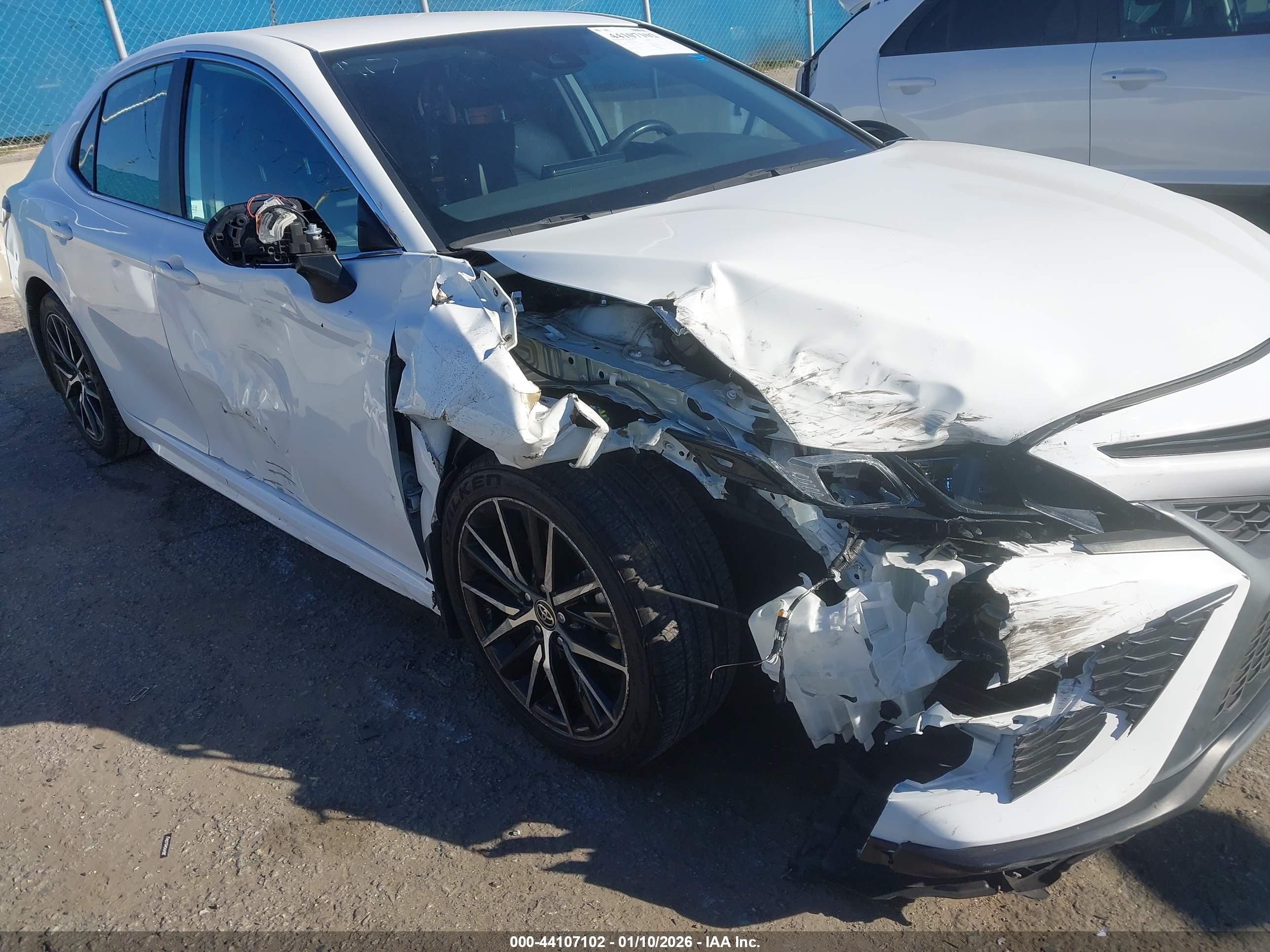 TOYOTA CAMRY image 6