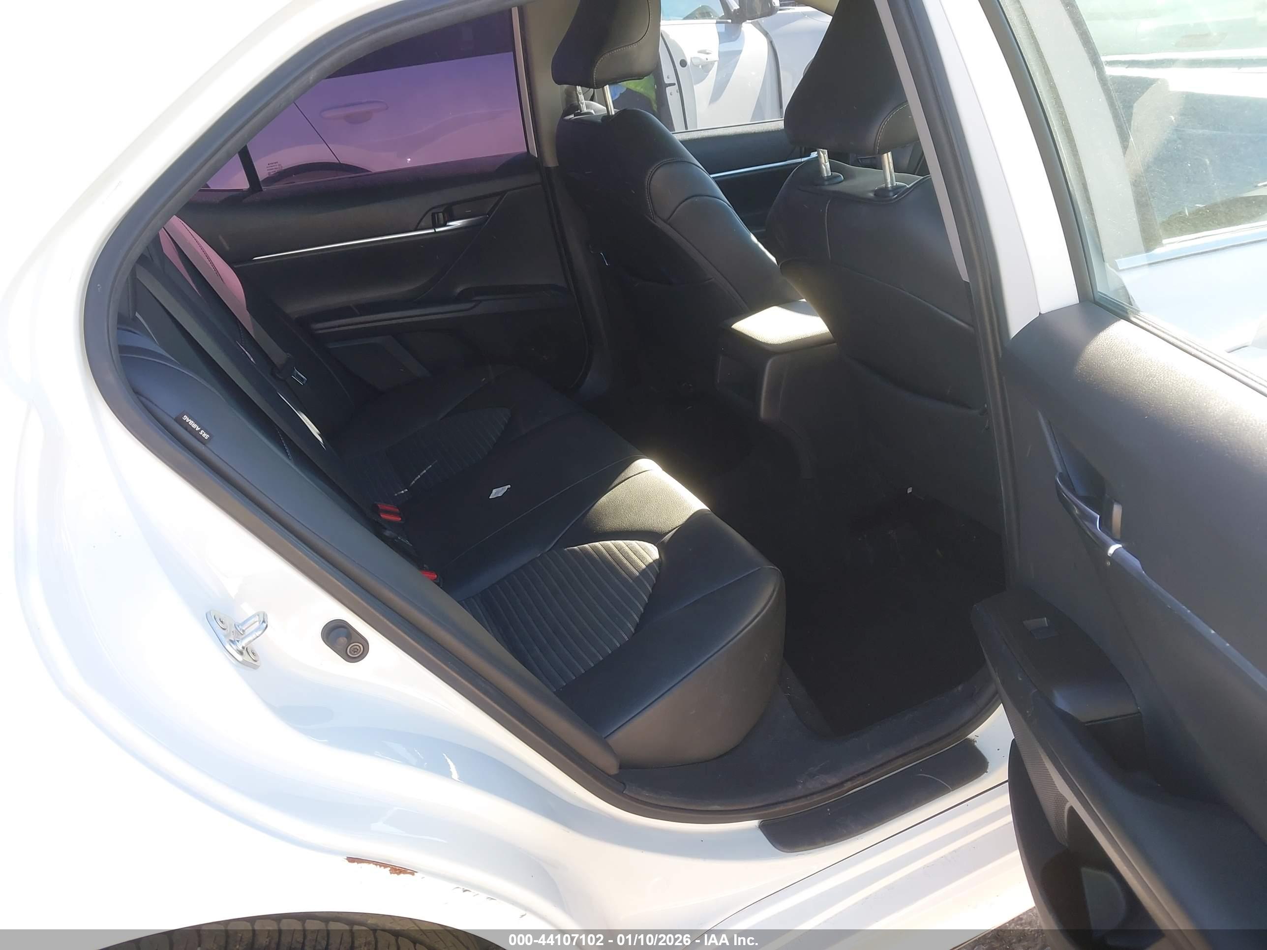 TOYOTA CAMRY image 8