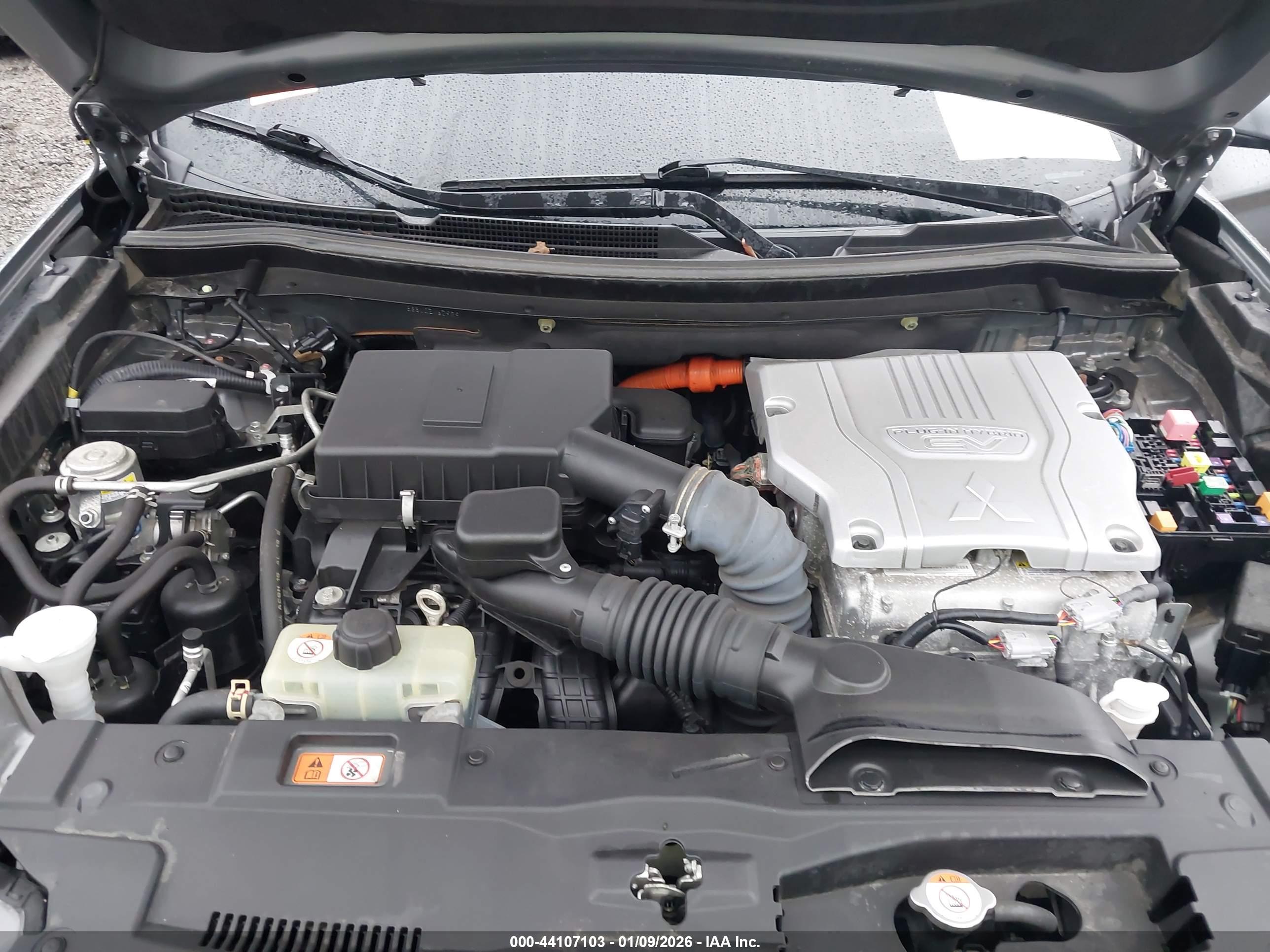 MITSUBISHI OUTLANDER image 10