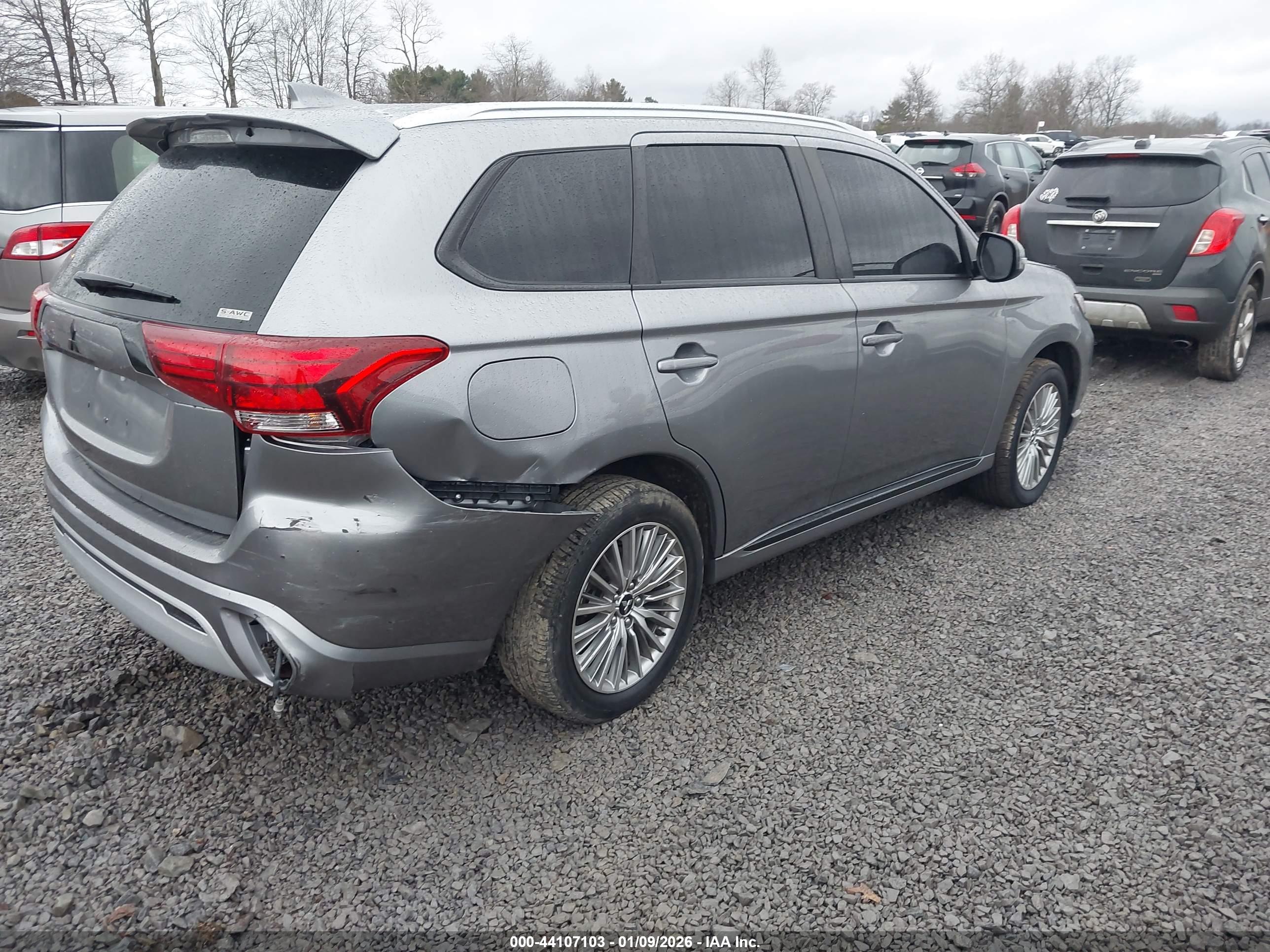 MITSUBISHI OUTLANDER image 4