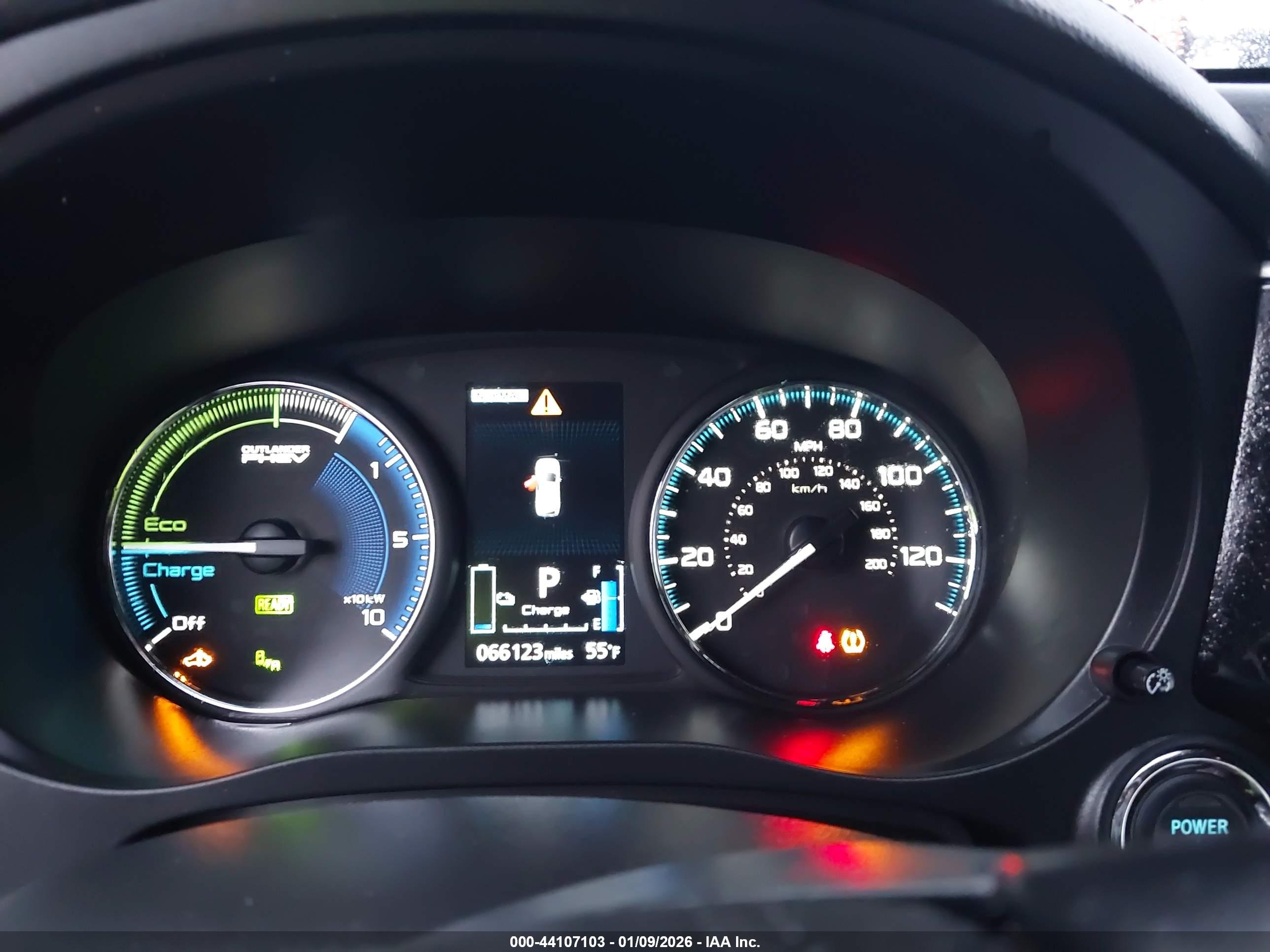 MITSUBISHI OUTLANDER image 7