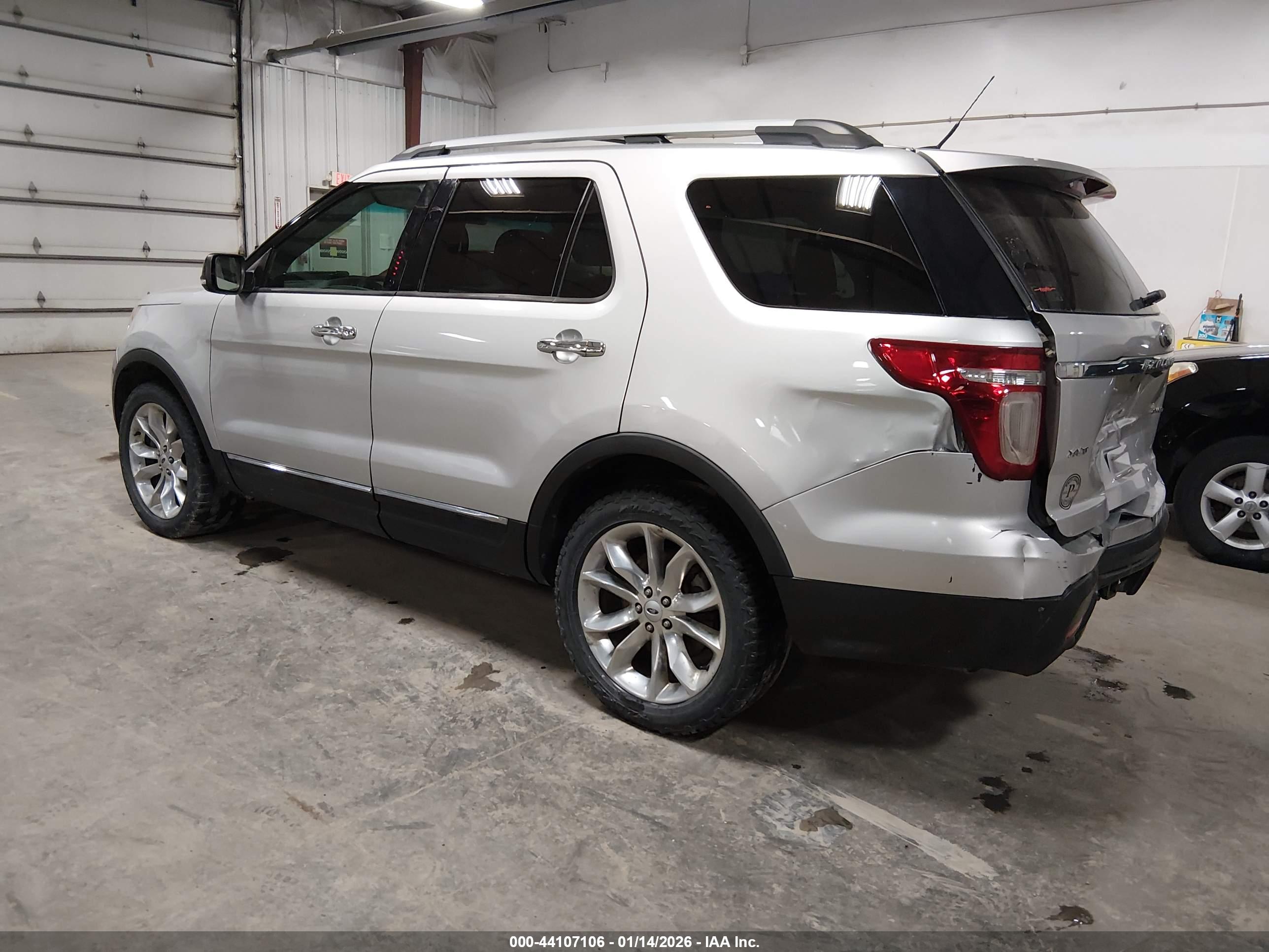 FORD EXPLORER image 3