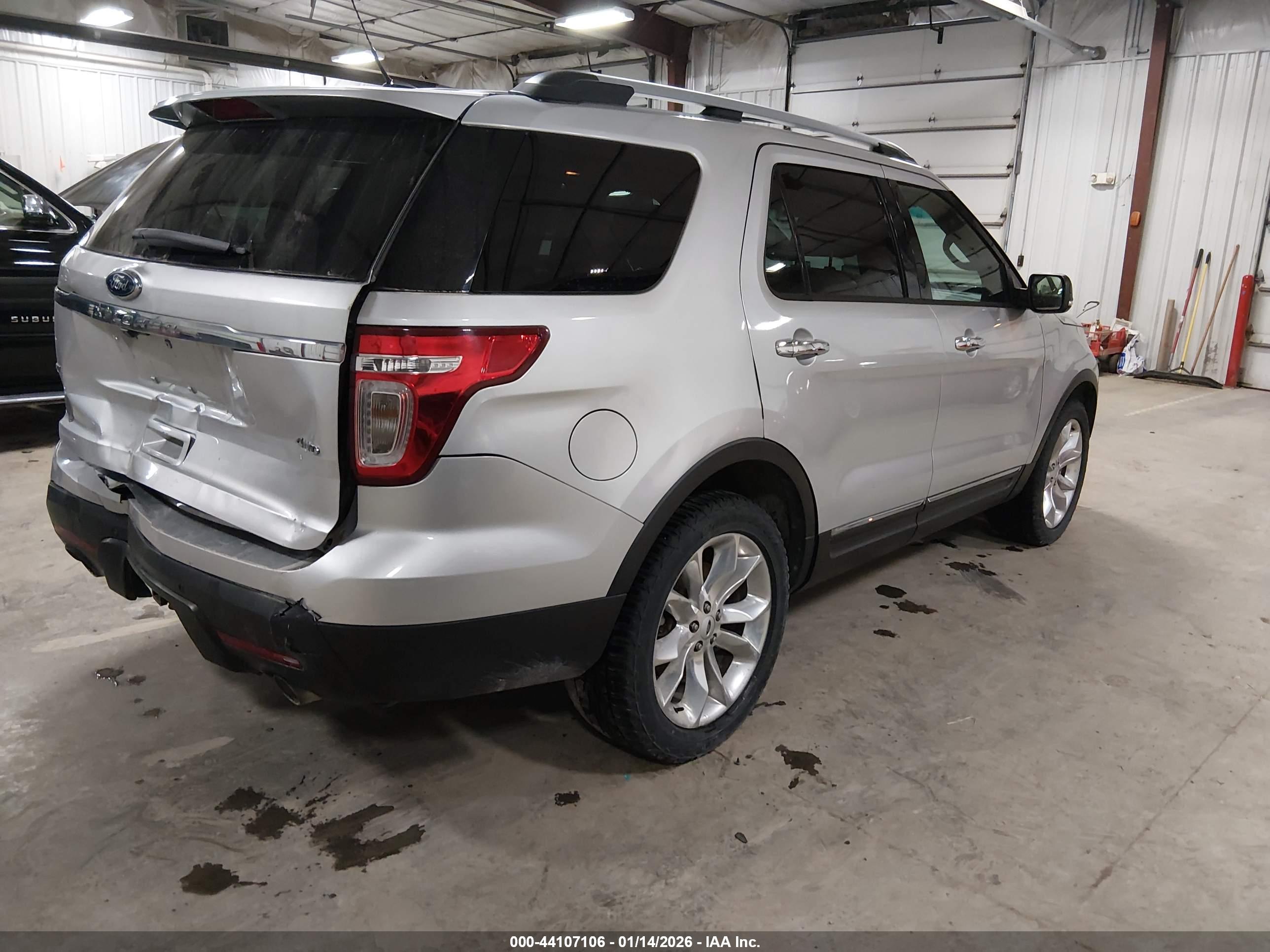 FORD EXPLORER image 4
