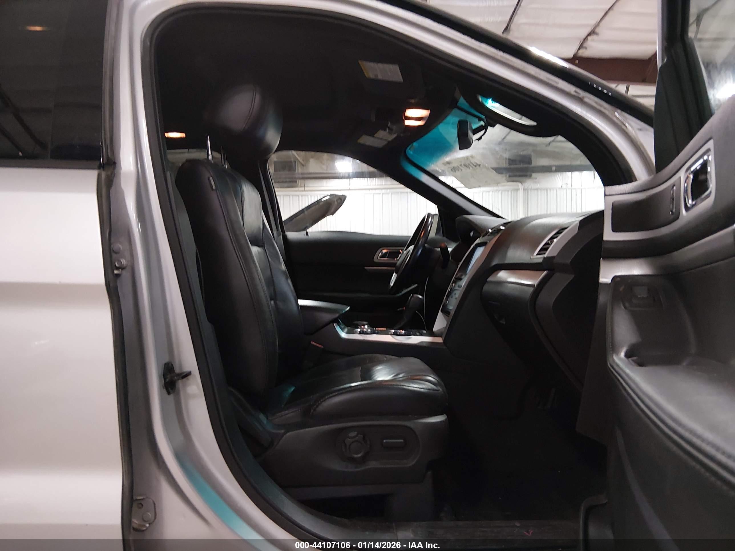 FORD EXPLORER image 5