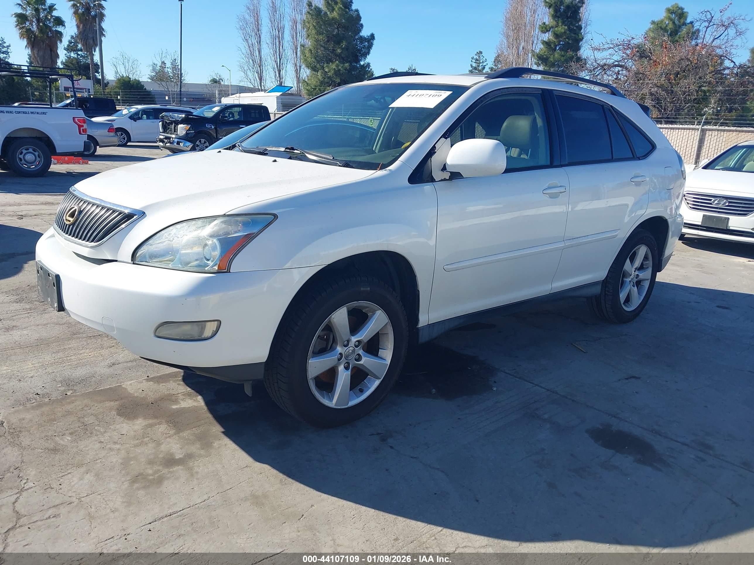 LEXUS RX image 2