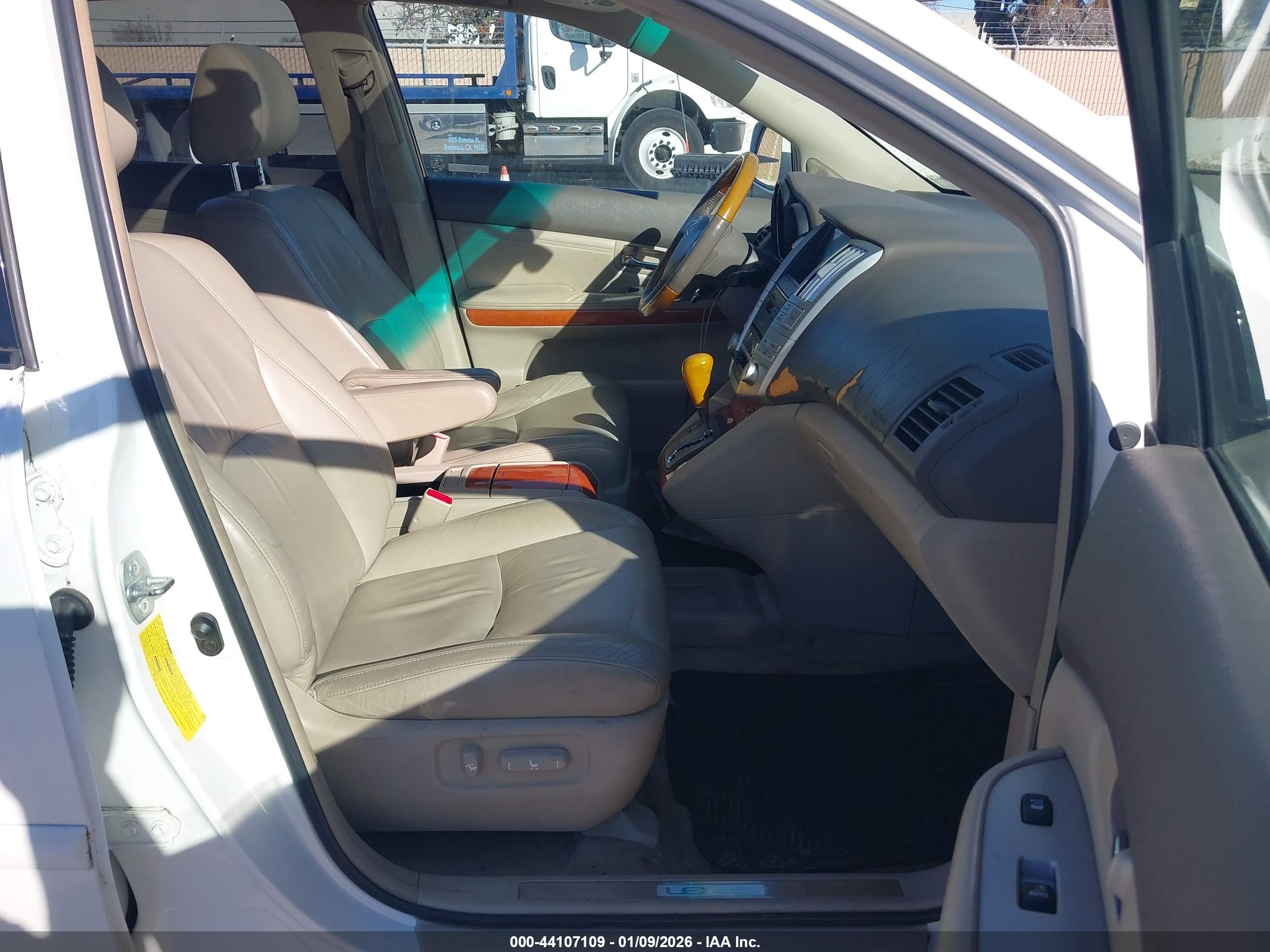 LEXUS RX image 5