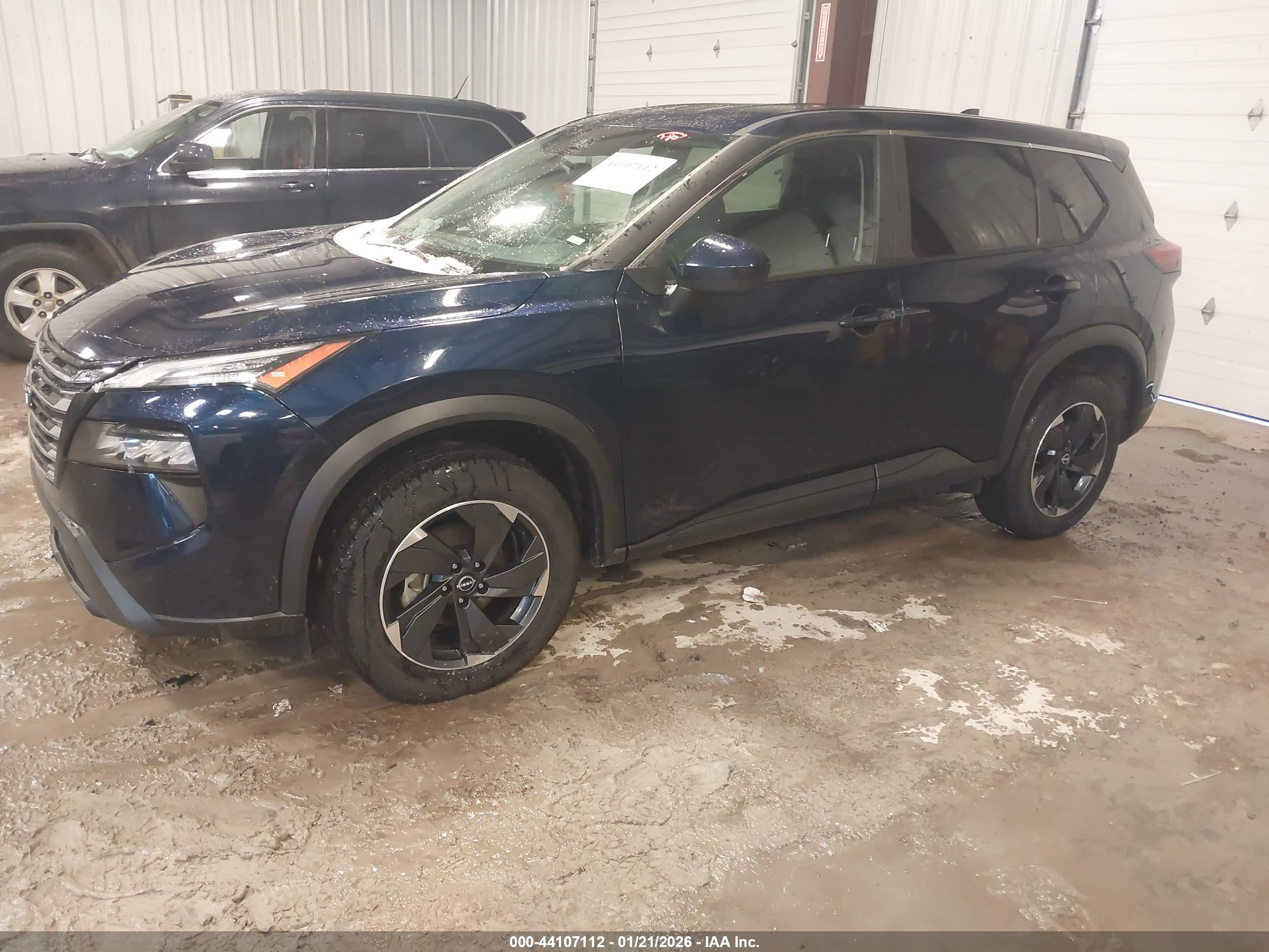 NISSAN ROGUE image 2