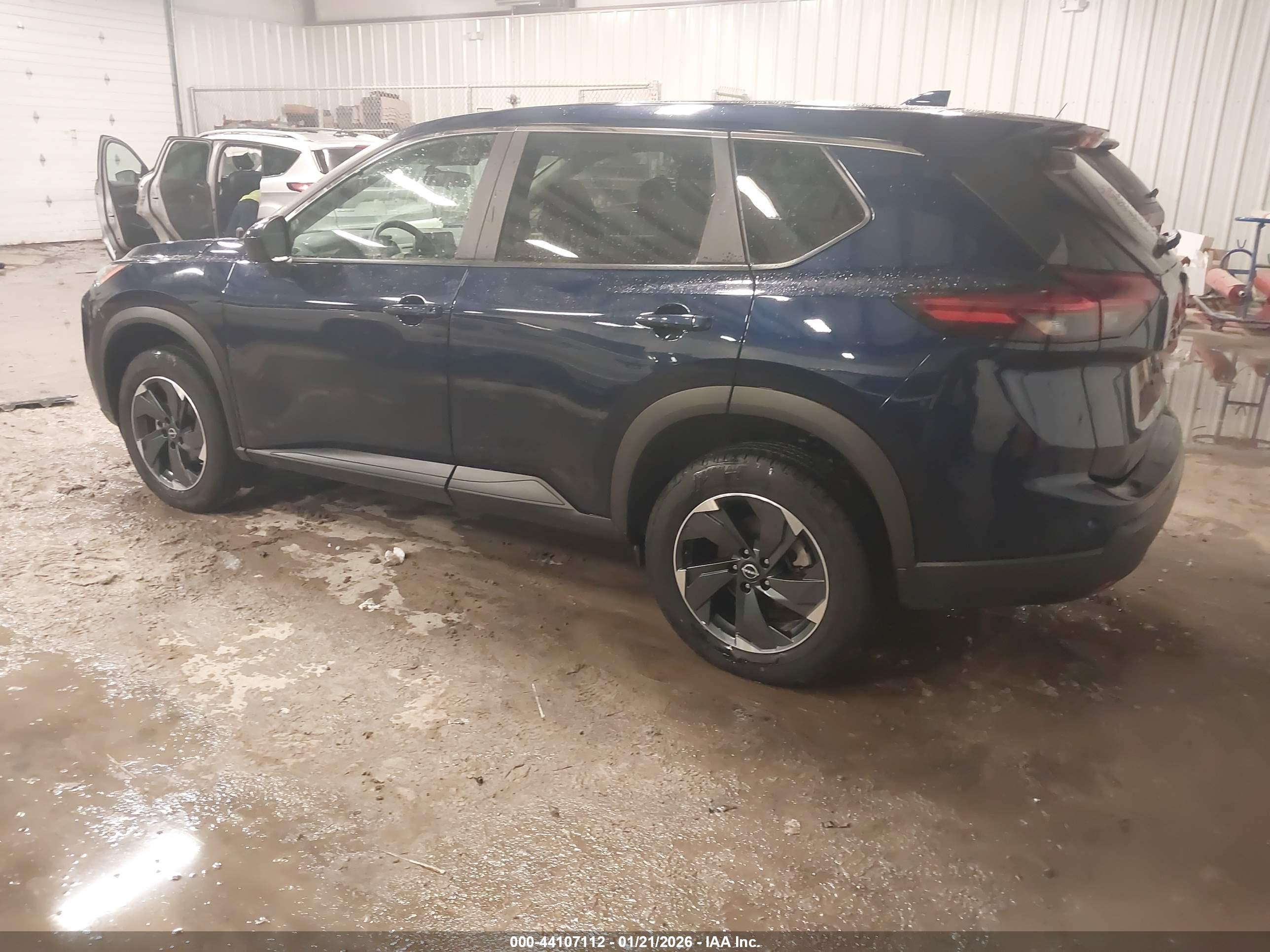 NISSAN ROGUE image 3