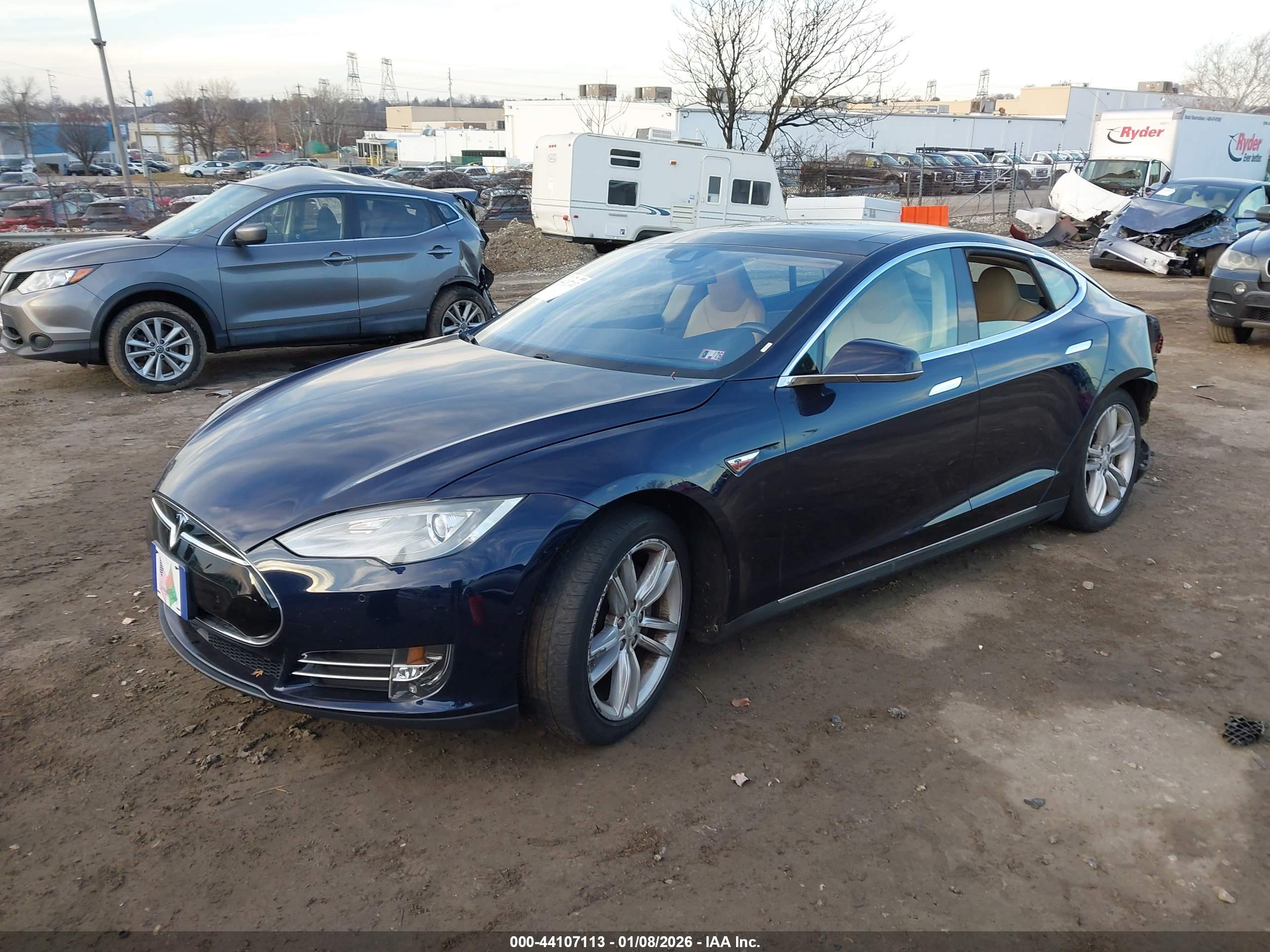 TESLA MODEL image 2