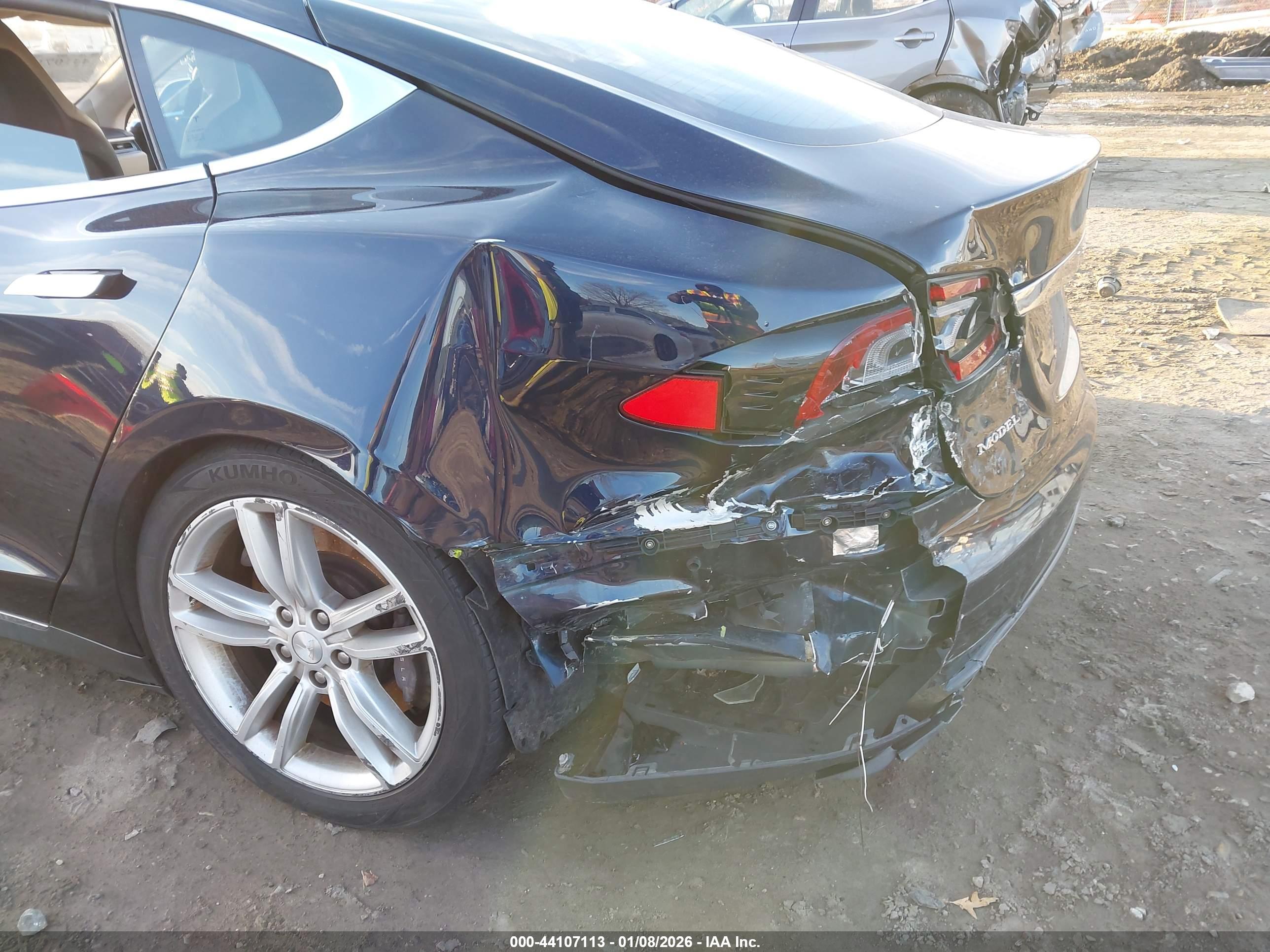 TESLA MODEL image 6