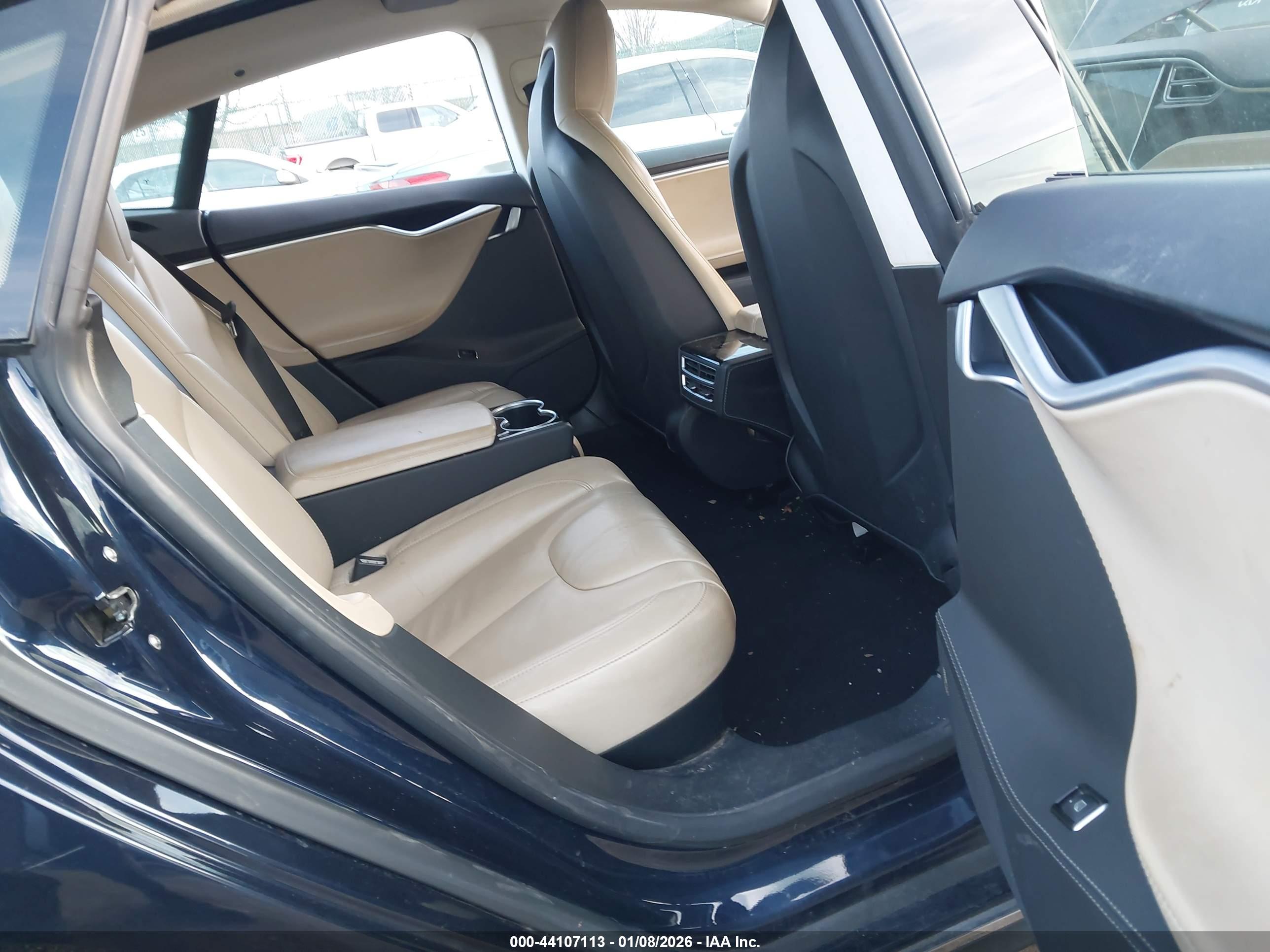 TESLA MODEL image 8