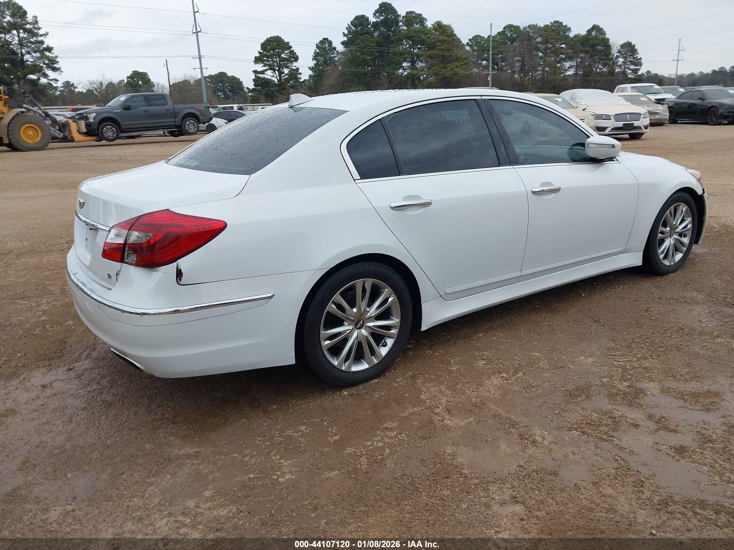HYUNDAI GENESIS image 4