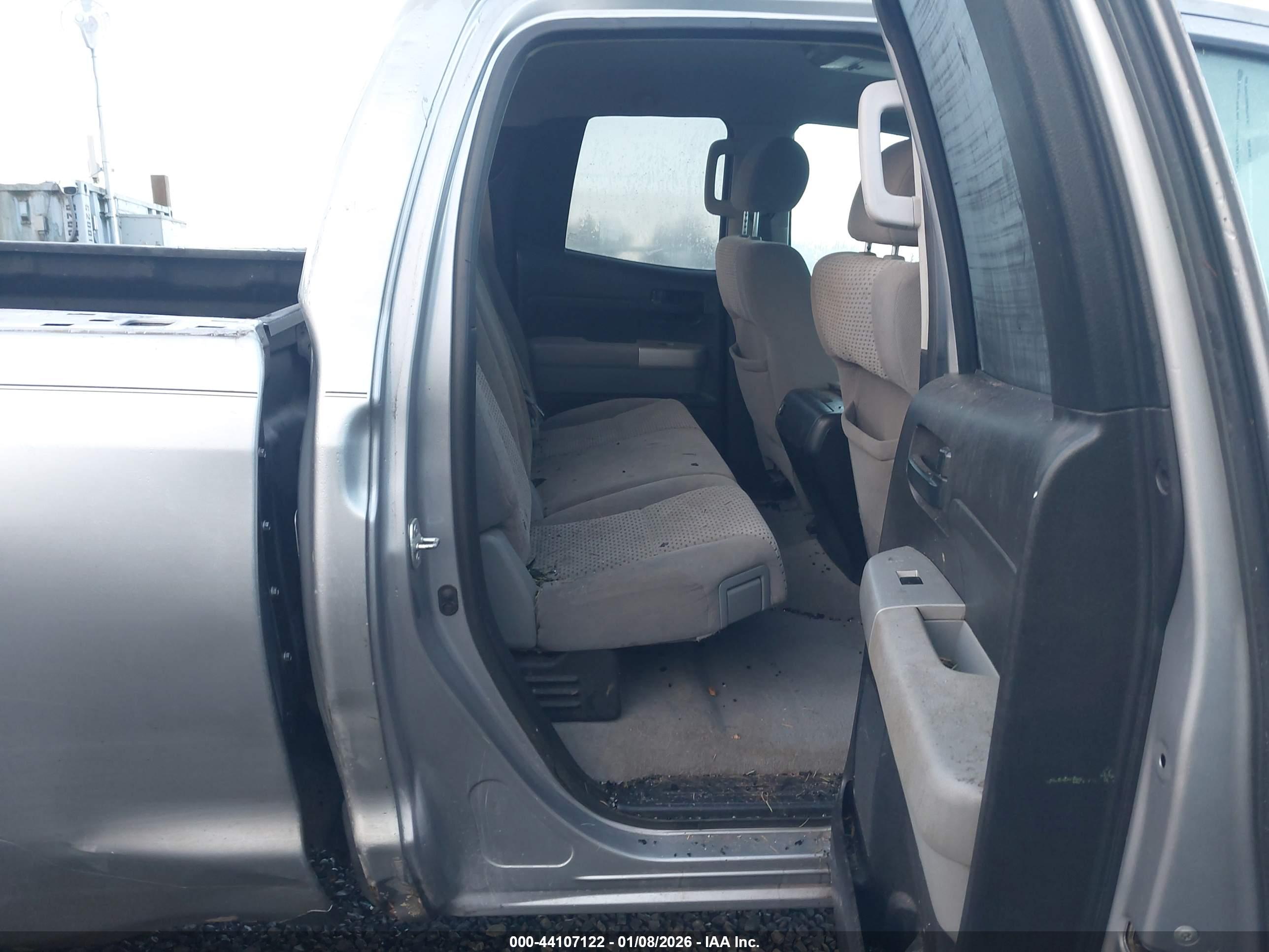 TOYOTA TUNDRA image 8