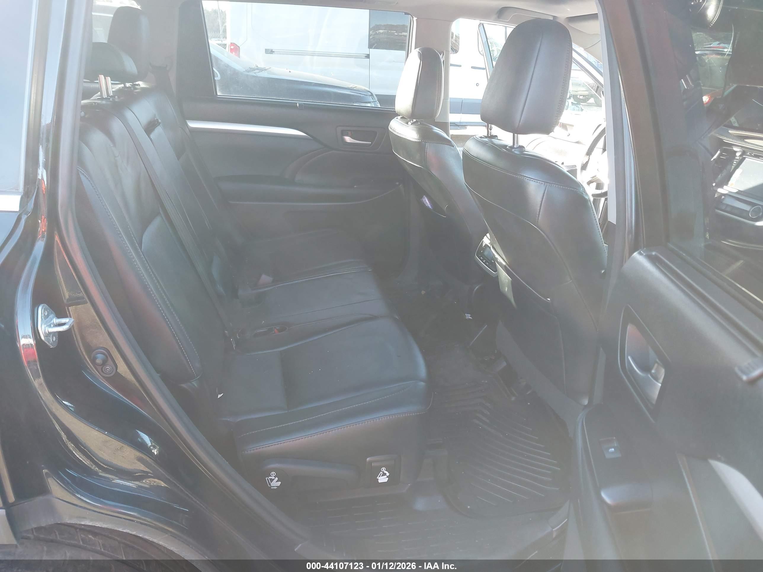 TOYOTA HIGHLANDER image 8